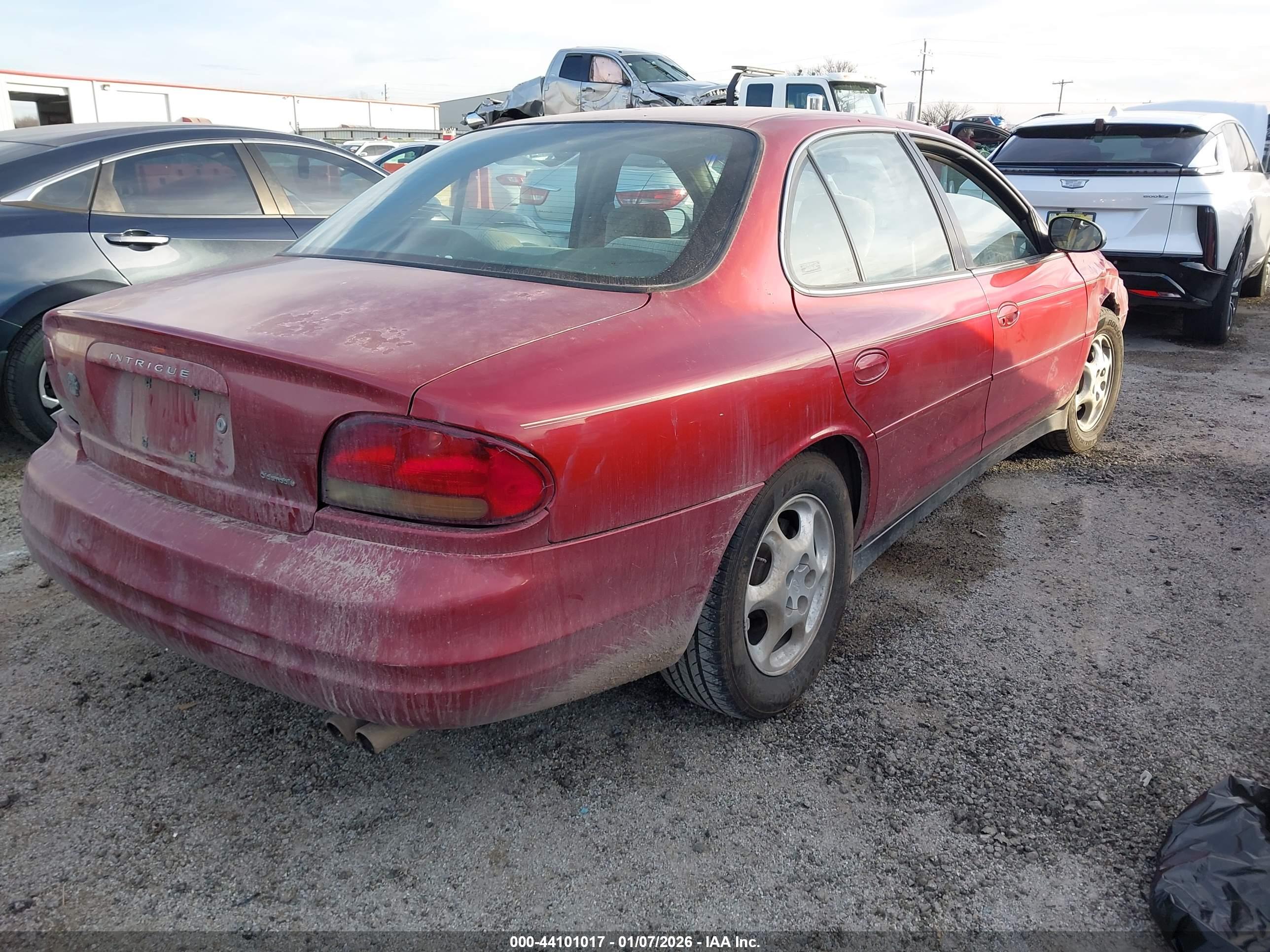 OLDSMOBILE INTRIGUE image 4