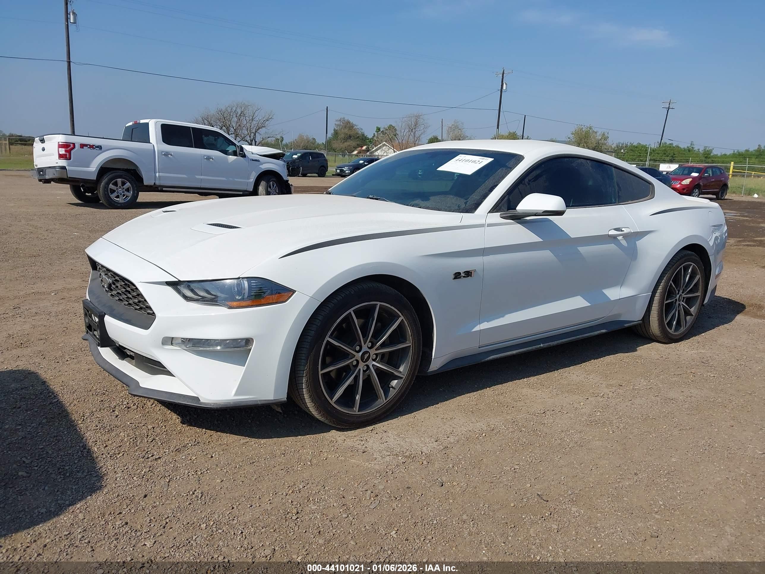 FORD MUSTANG image 2