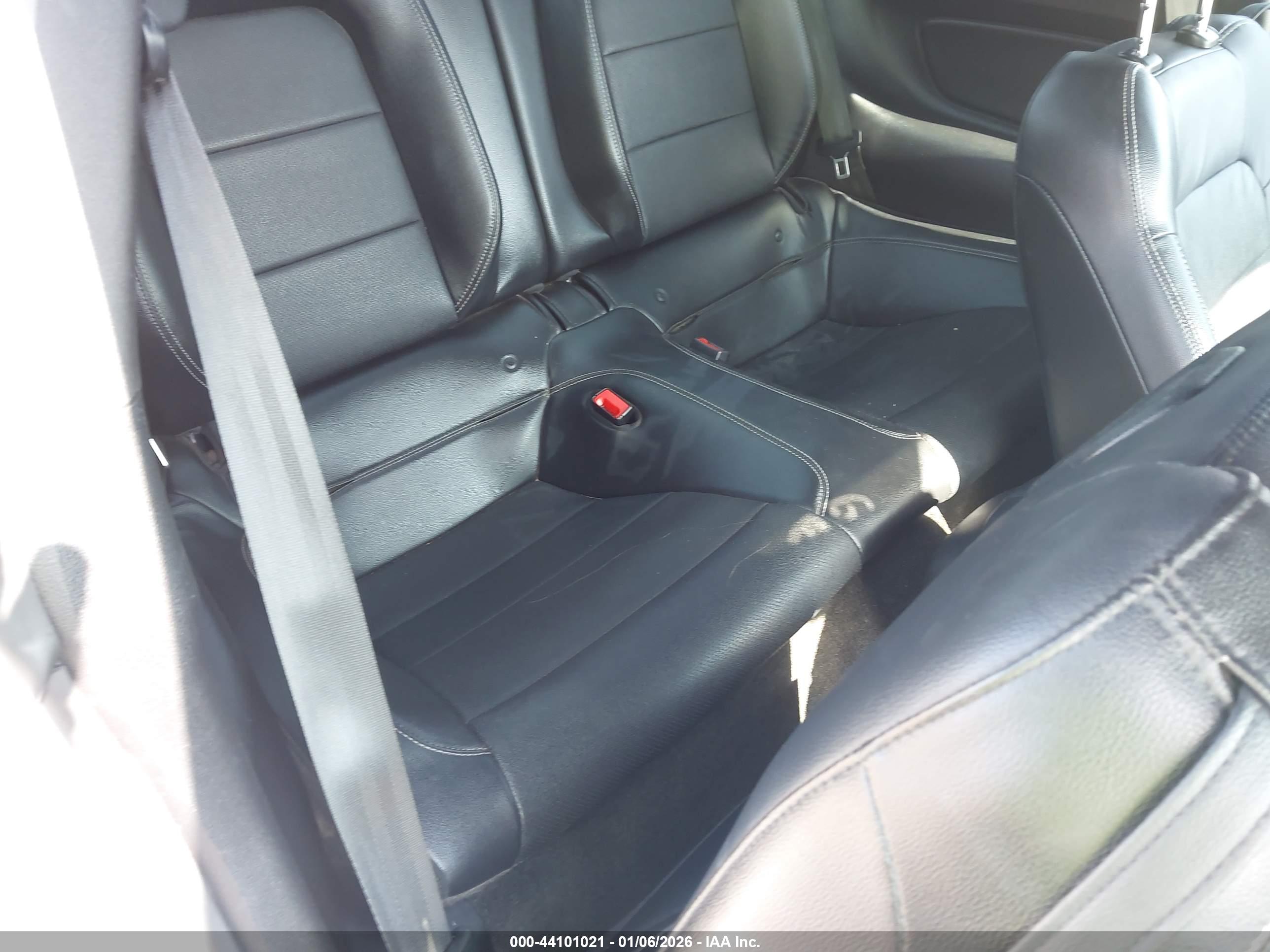 FORD MUSTANG image 8