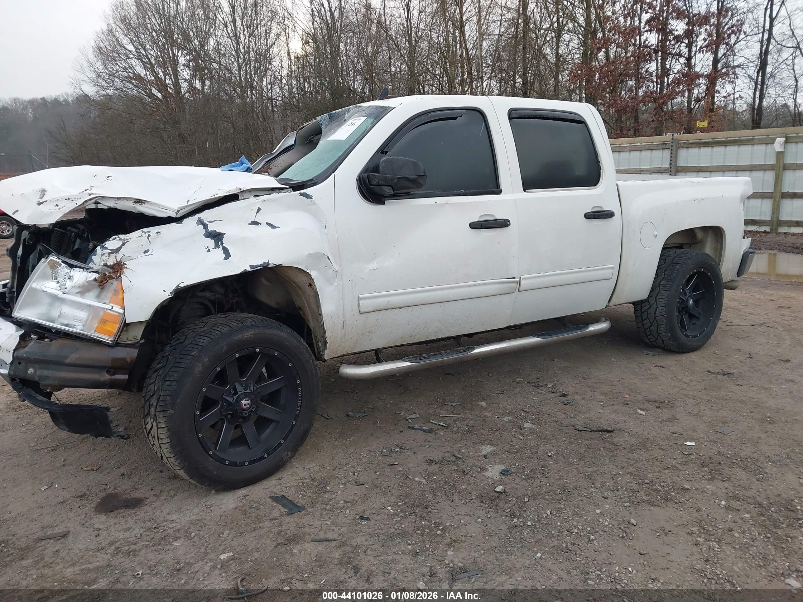 CHEVROLET SILVERADO image 2