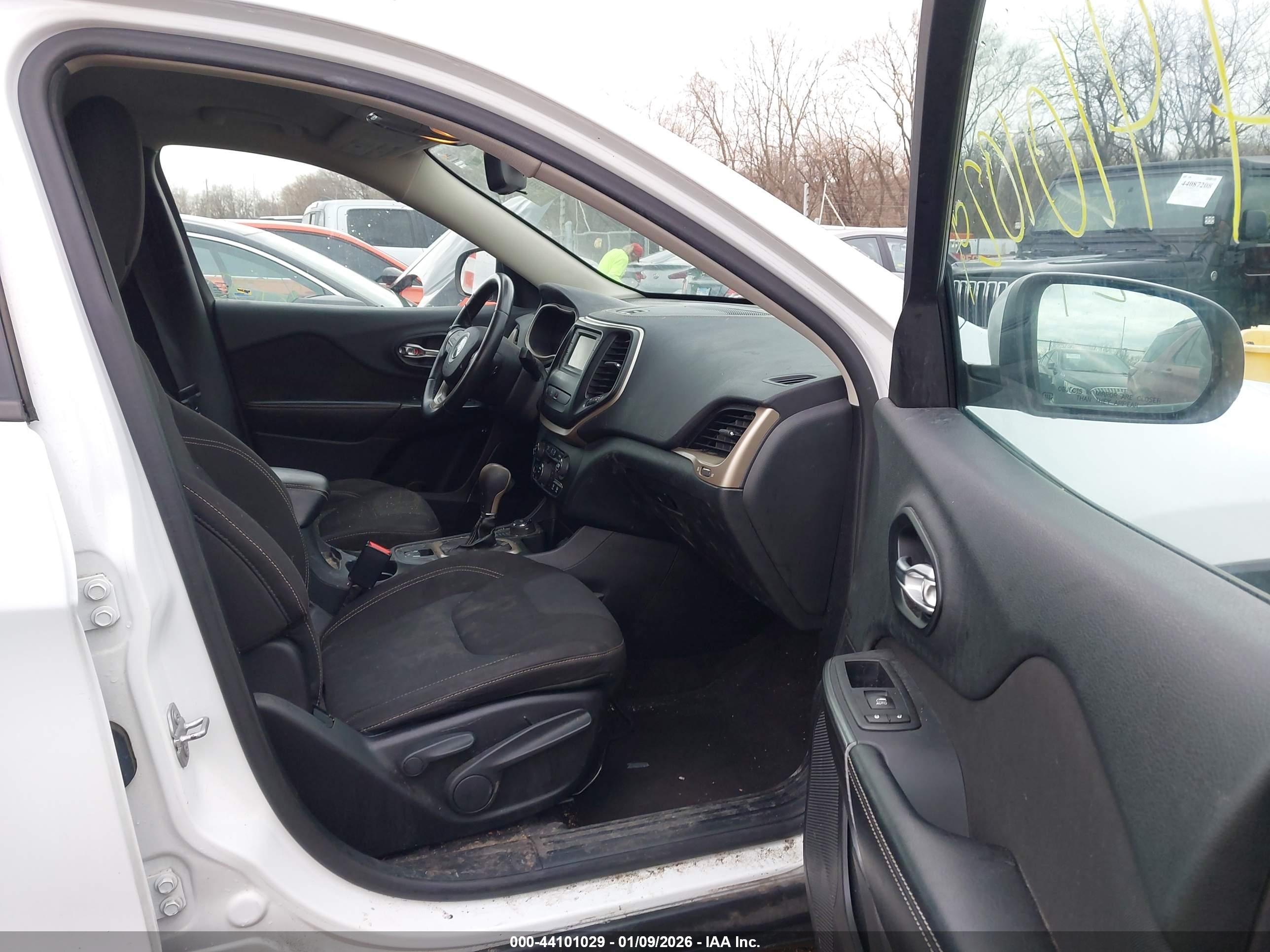 JEEP CHEROKEE image 5