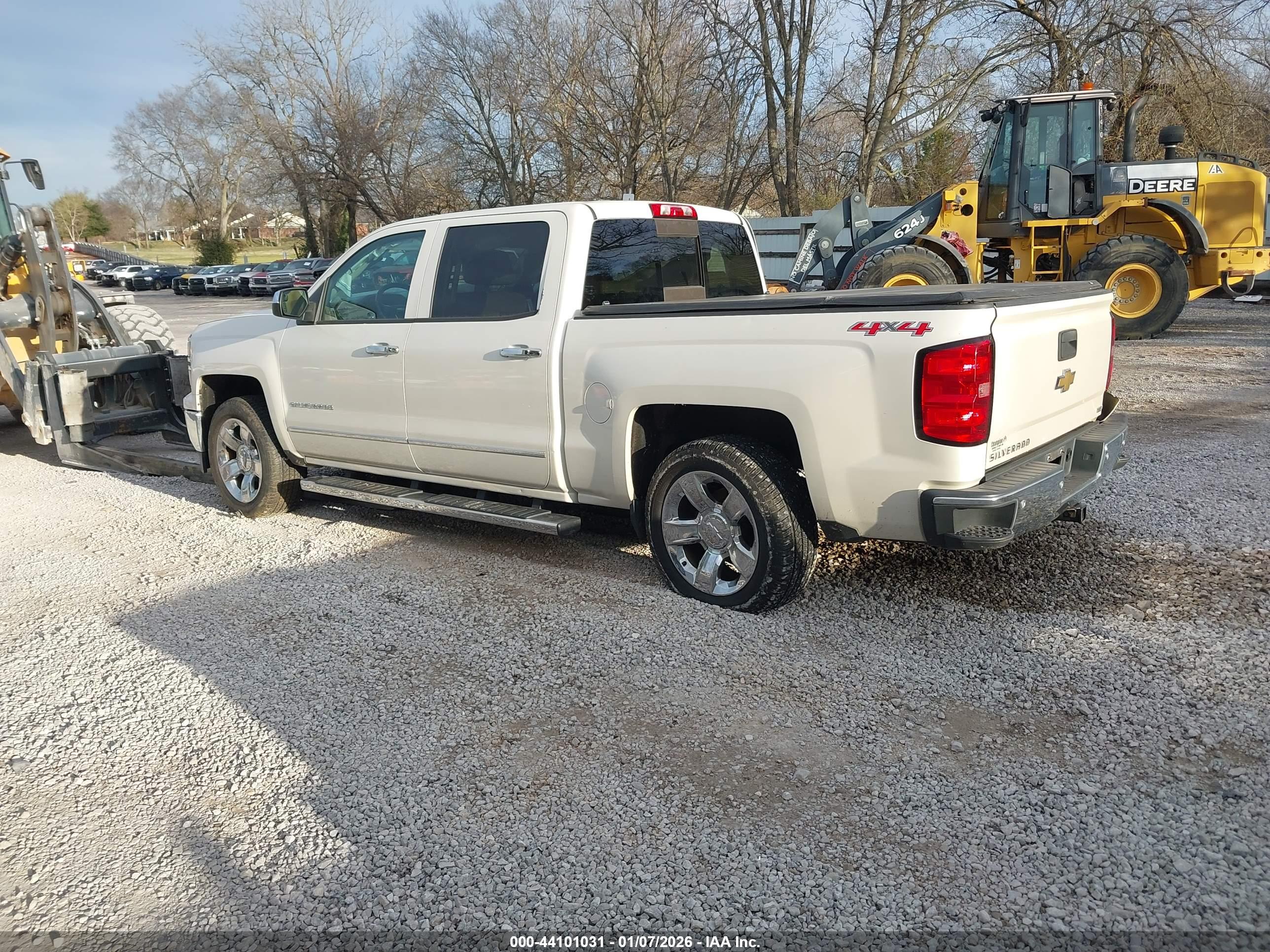 CHEVROLET SILVERADO image 3