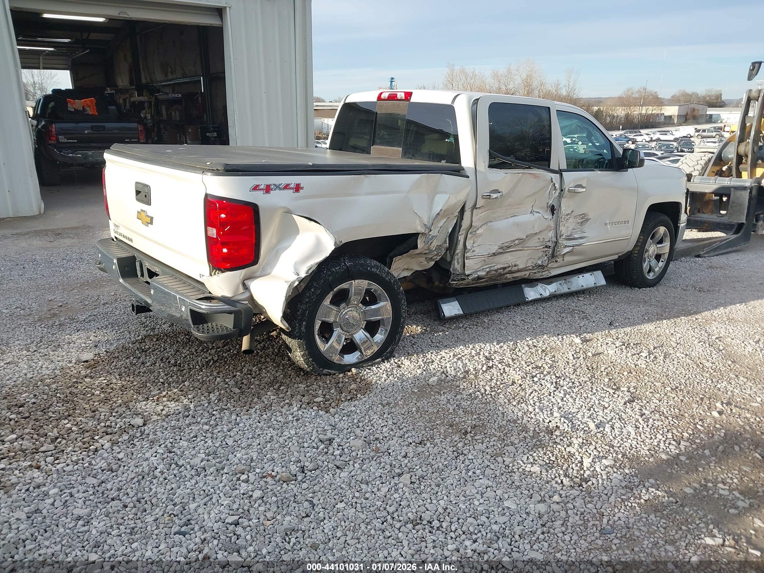 CHEVROLET SILVERADO image 4