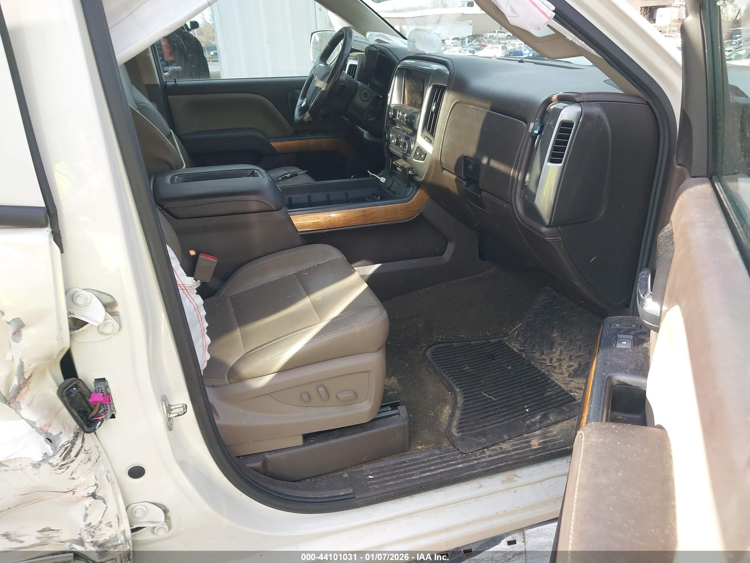 CHEVROLET SILVERADO image 5