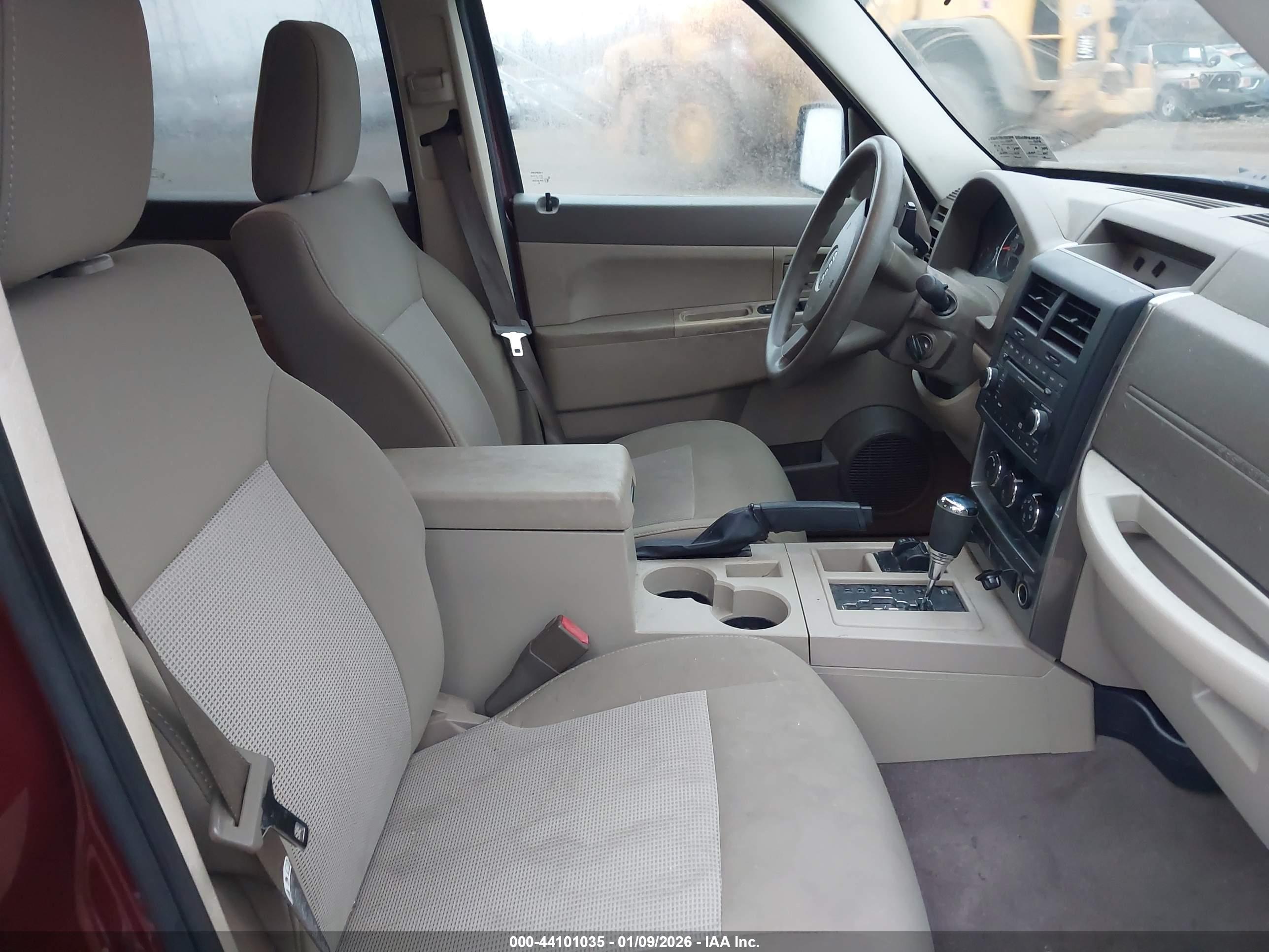 JEEP LIBERTY image 5