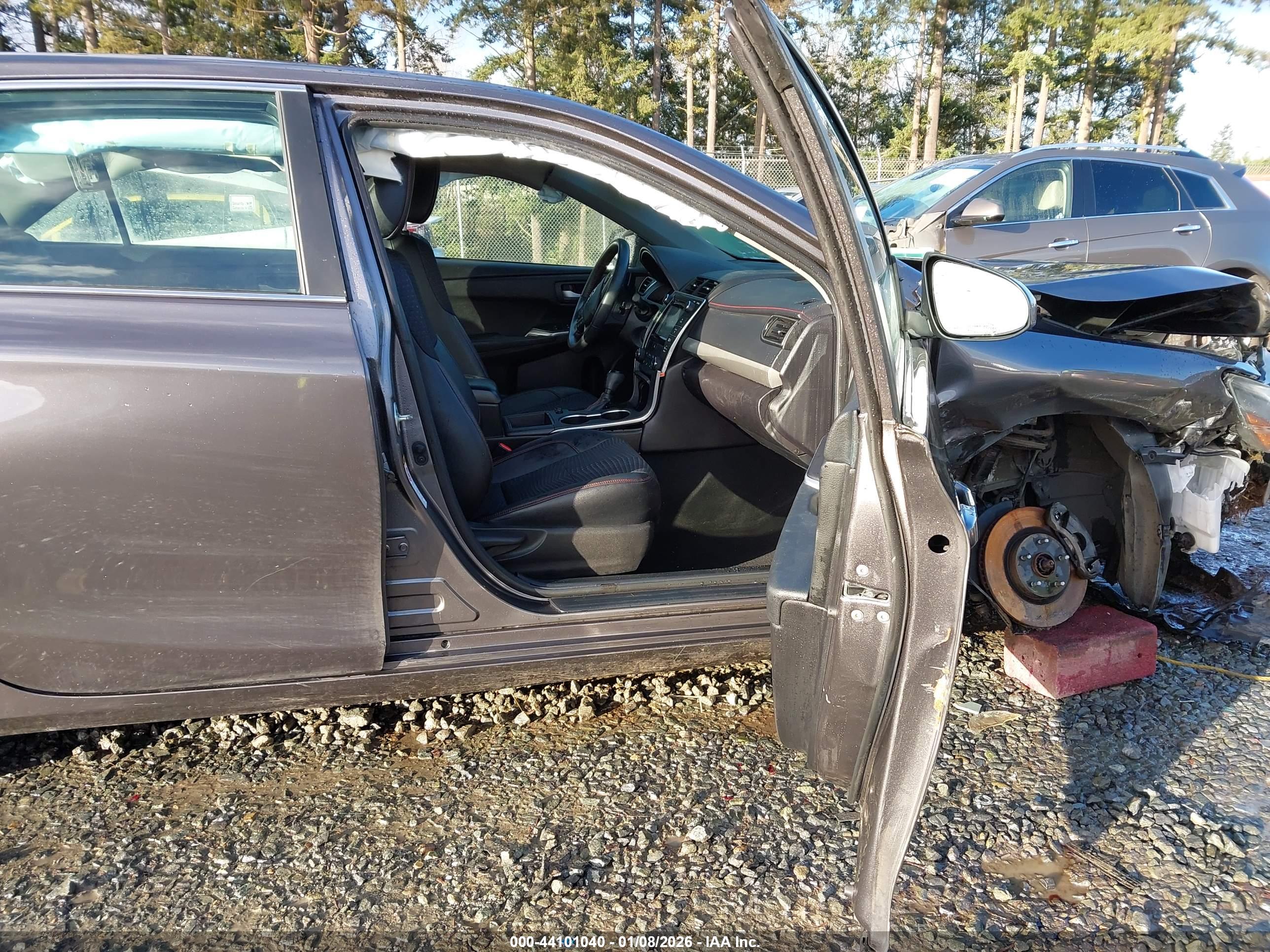 TOYOTA CAMRY image 5