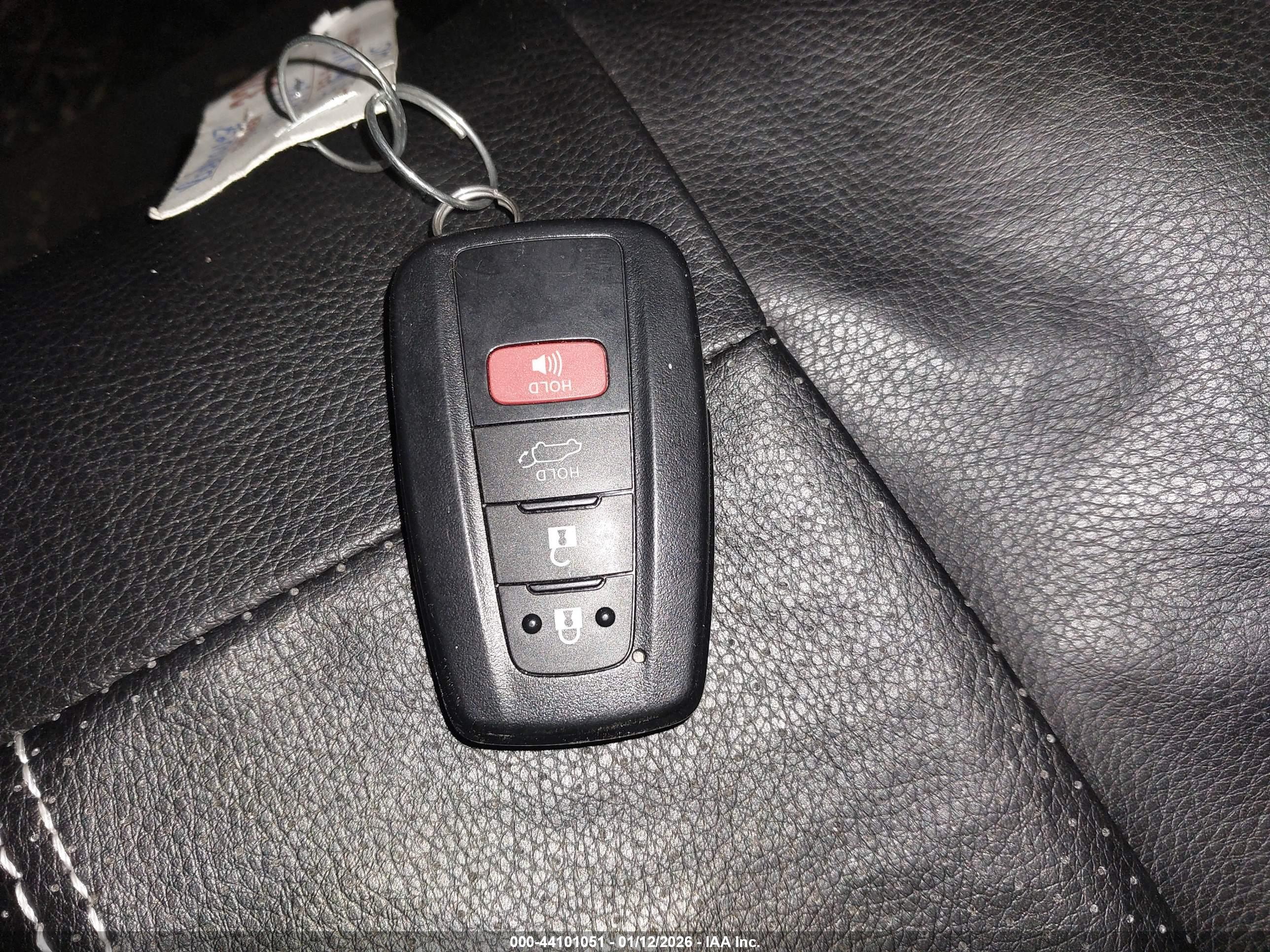 TOYOTA RAV4 image 11