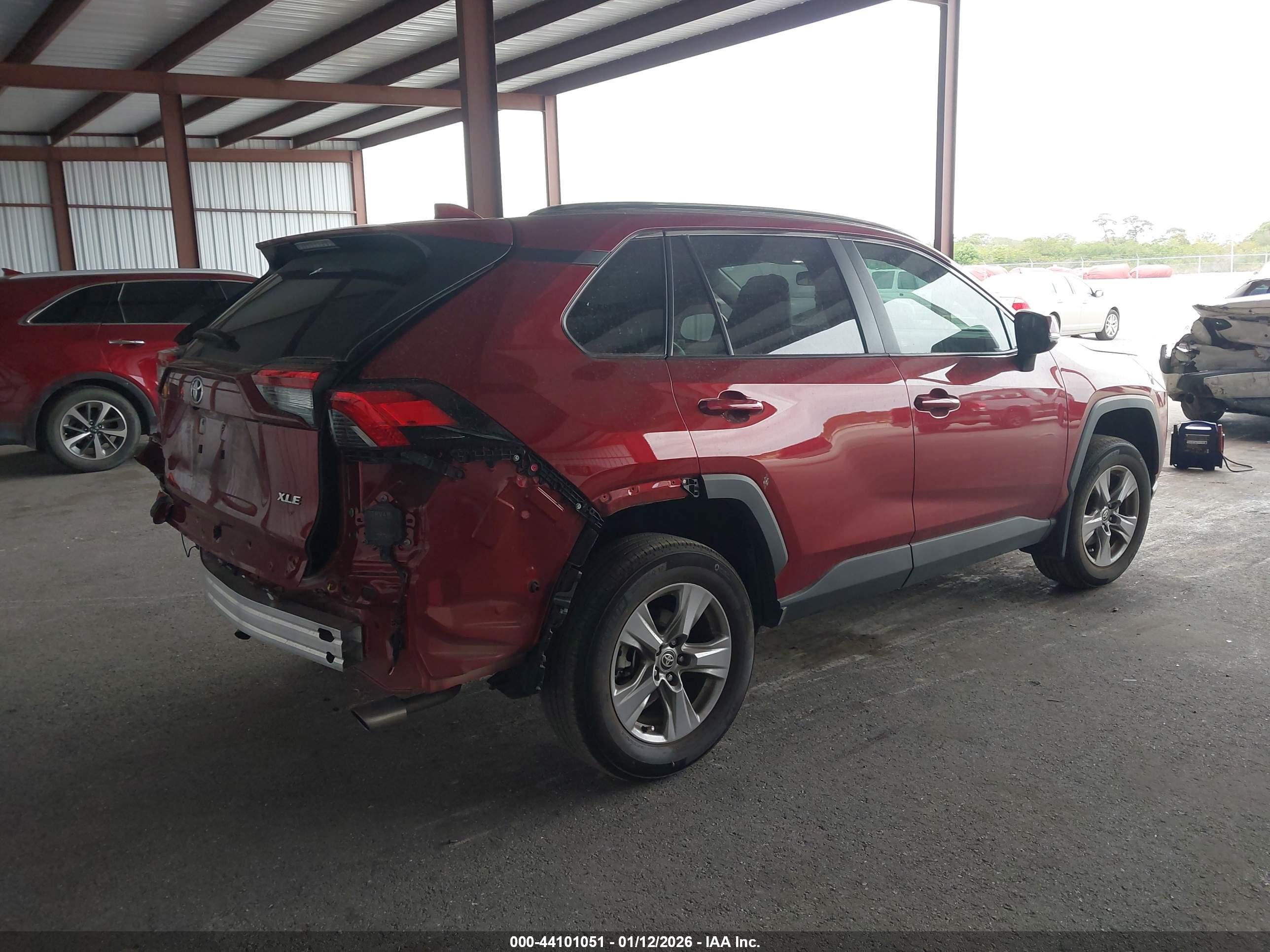 TOYOTA RAV4 image 4