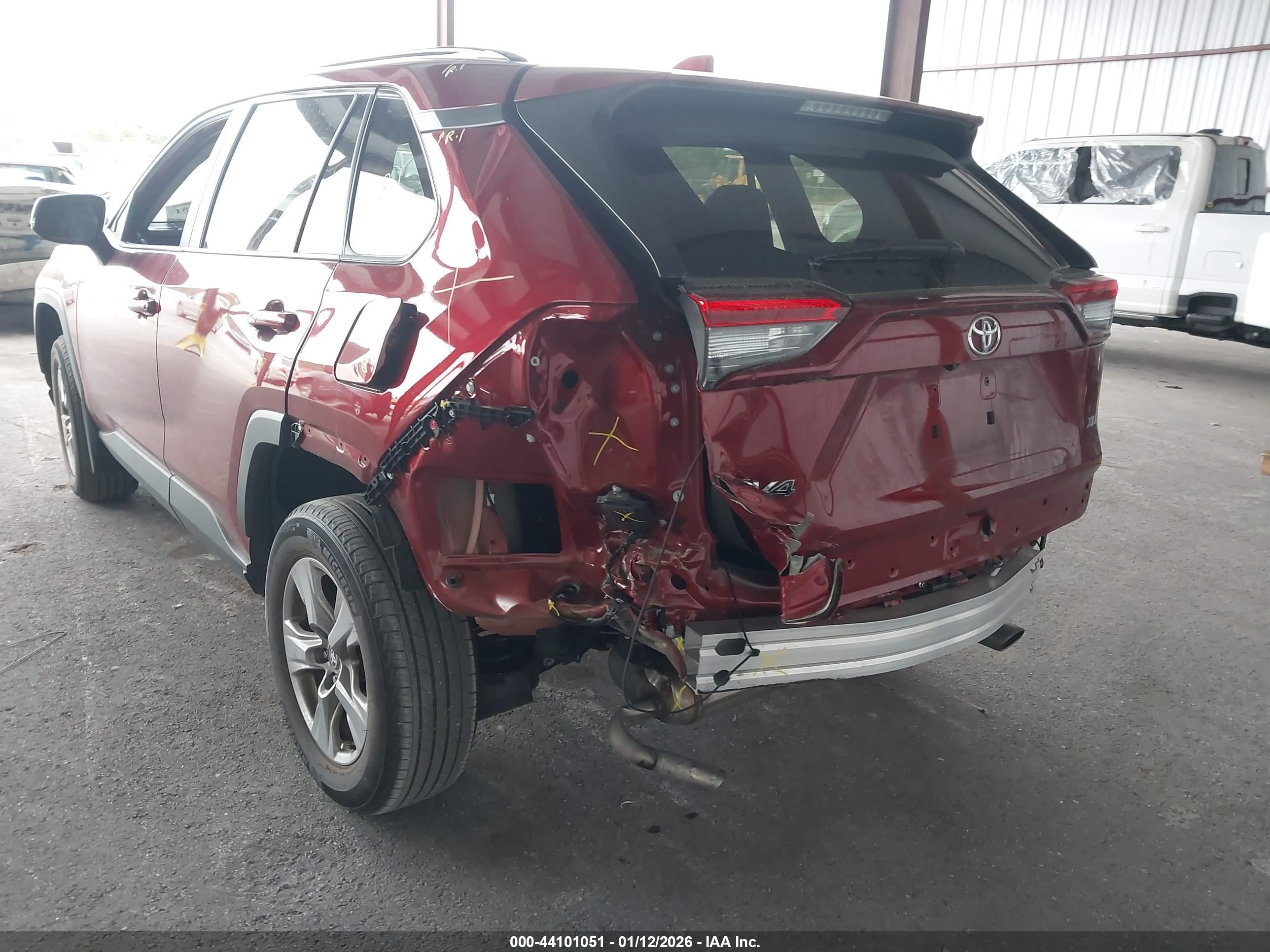 TOYOTA RAV4 image 6