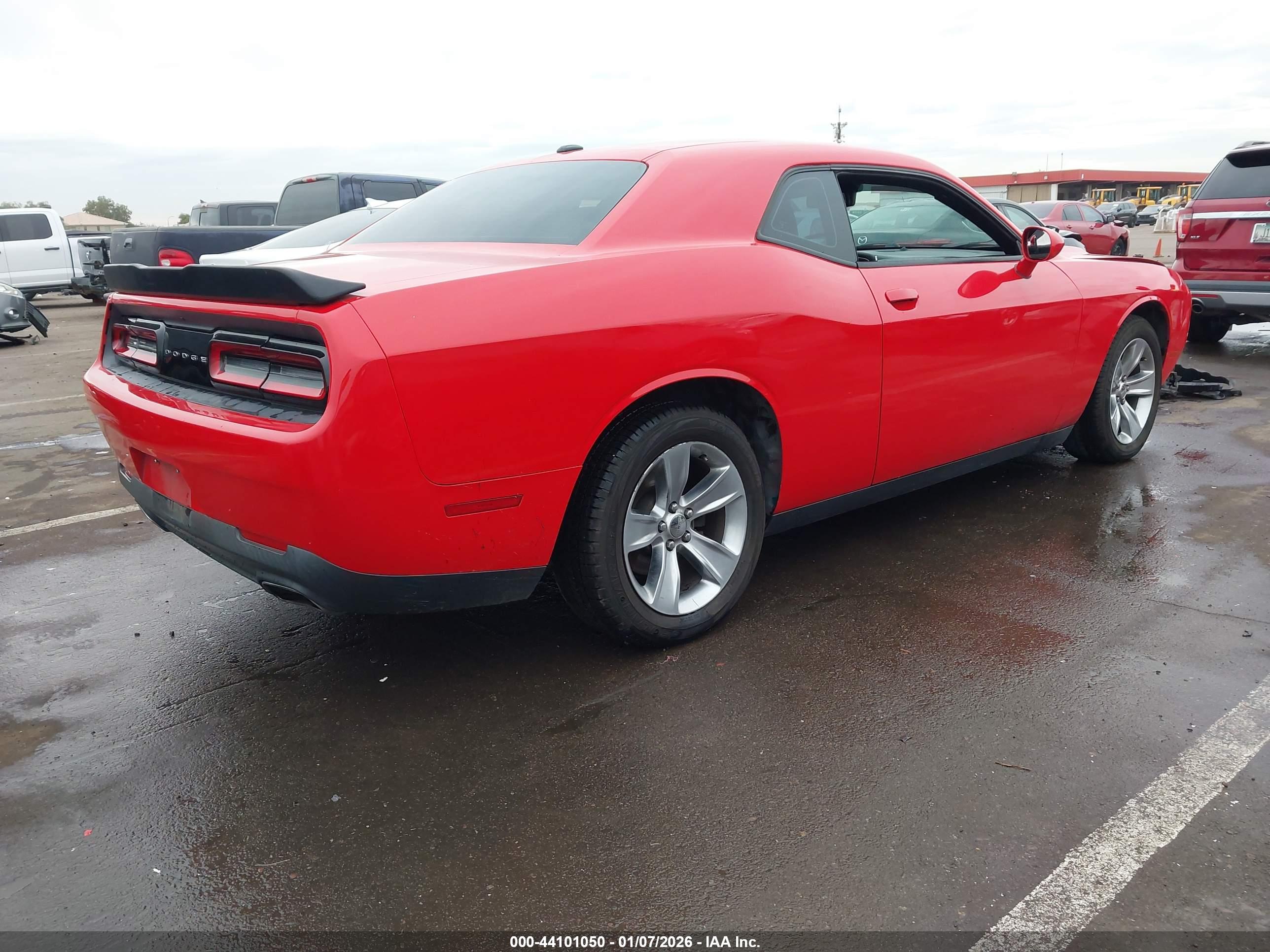 DODGE CHALLENGER image 4