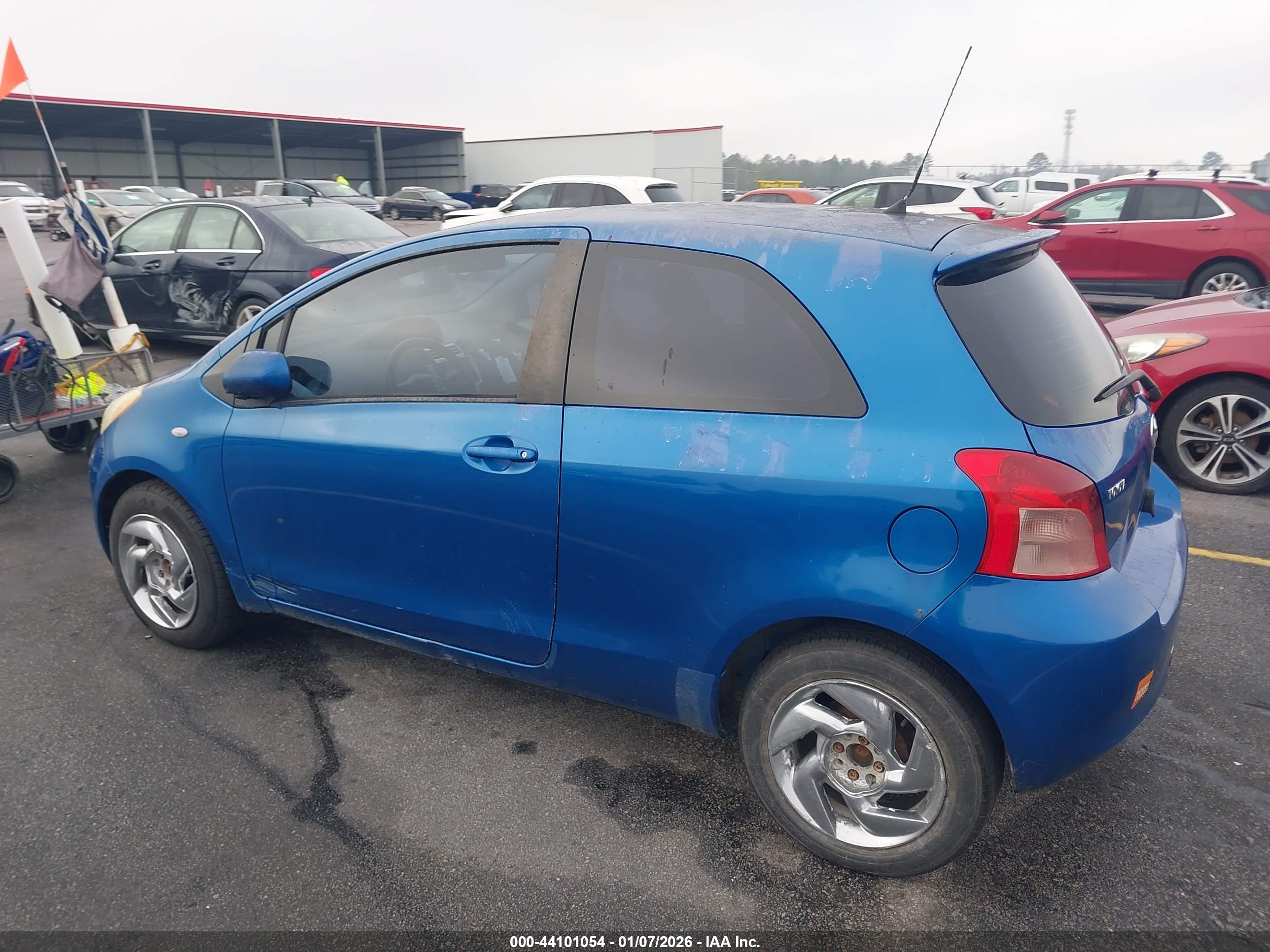 TOYOTA YARIS image 3