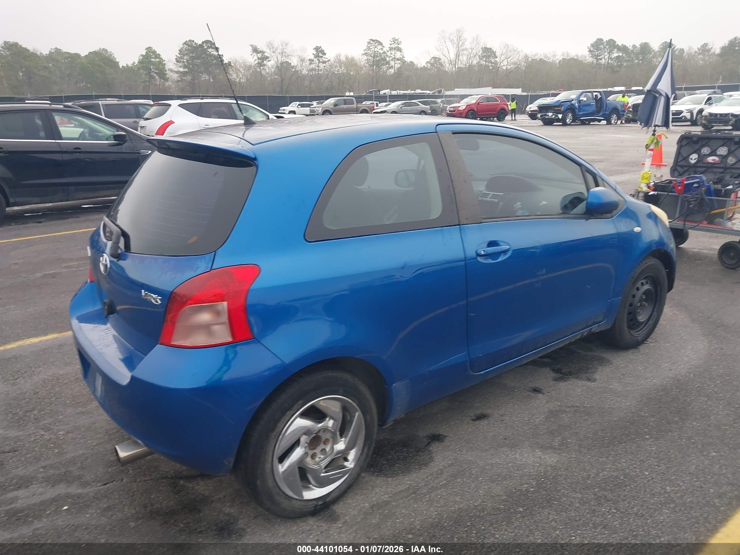 TOYOTA YARIS image 4