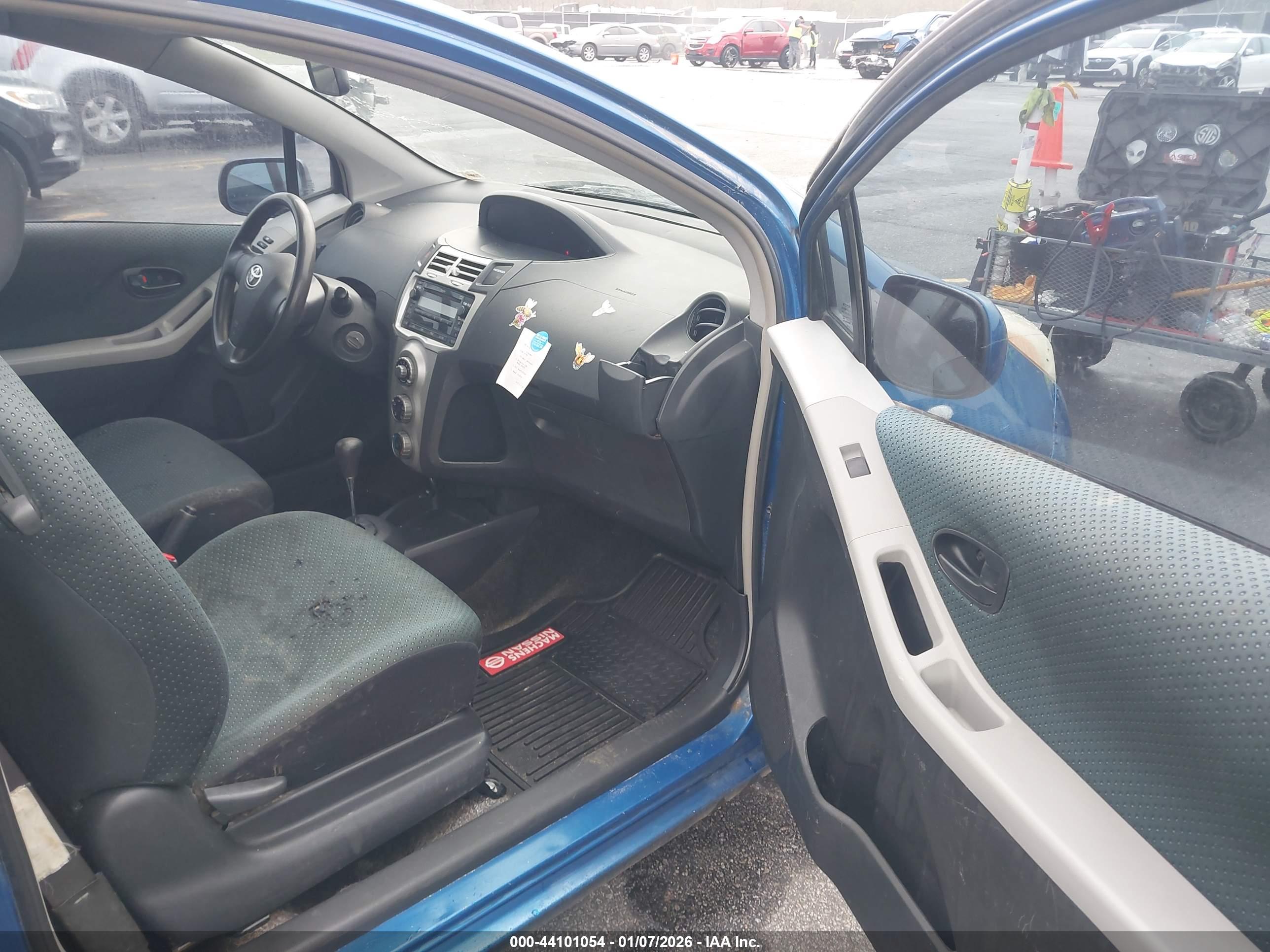 TOYOTA YARIS image 5