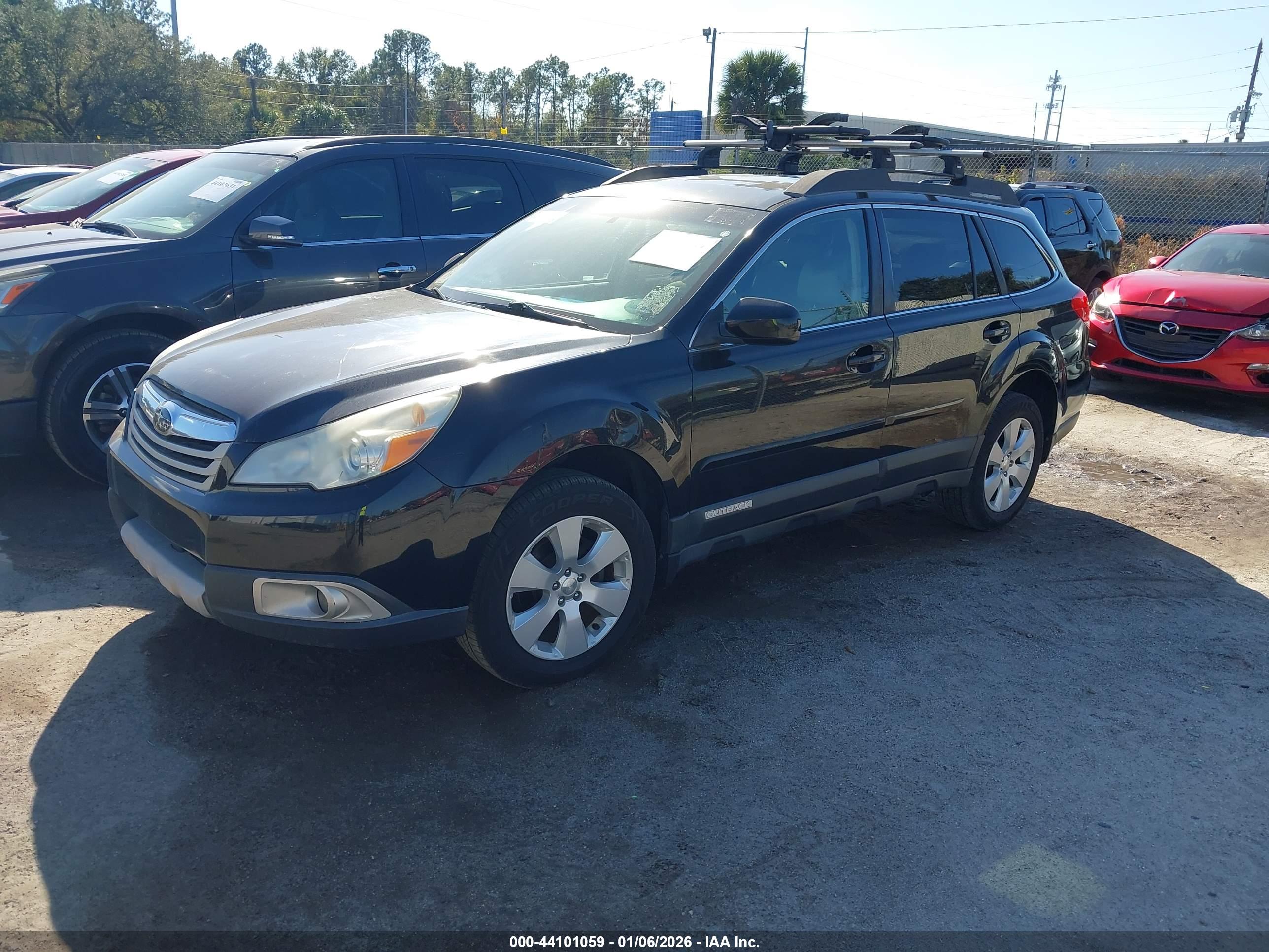 SUBARU OUTBACK image 2