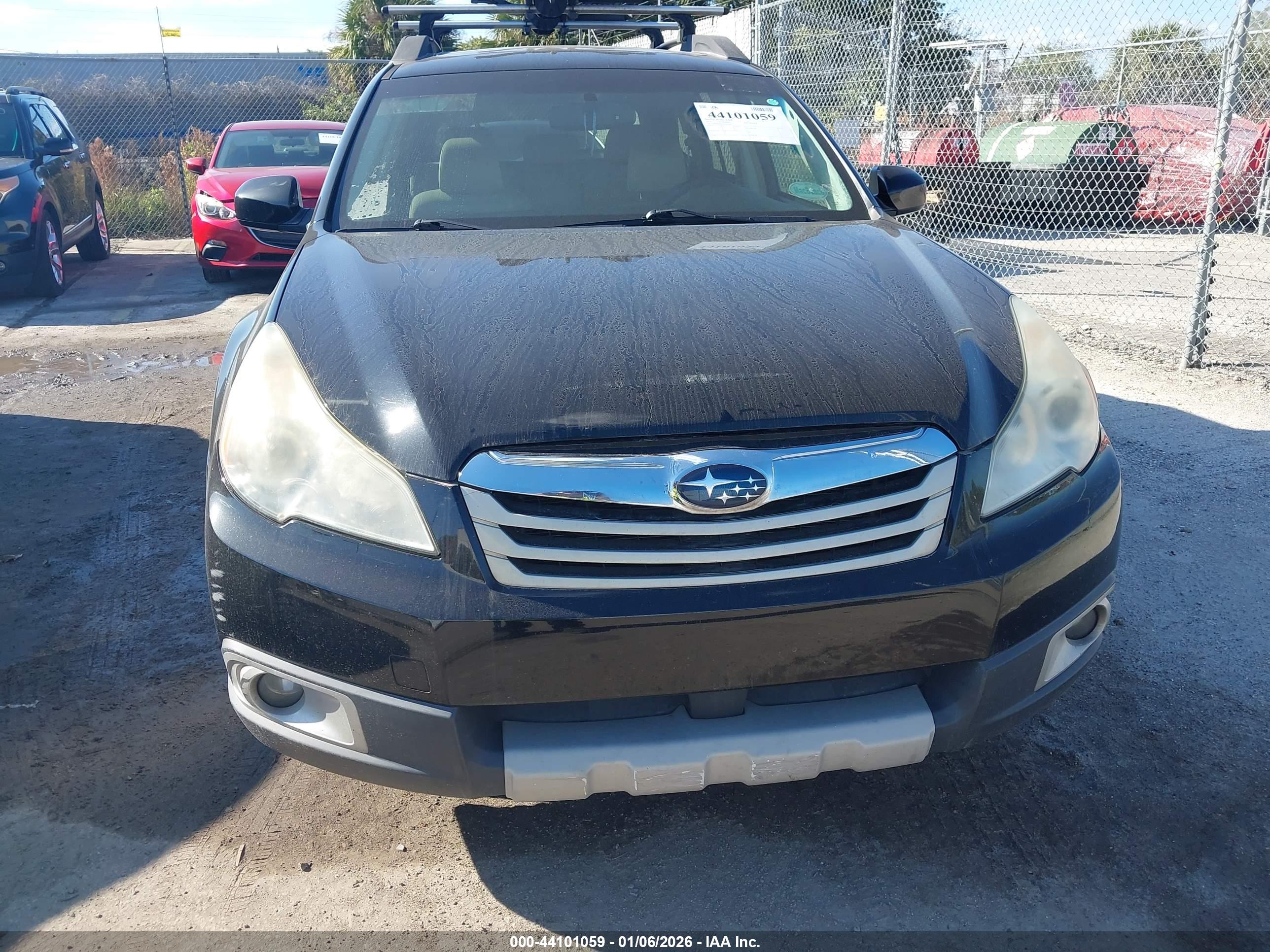 SUBARU OUTBACK image 6