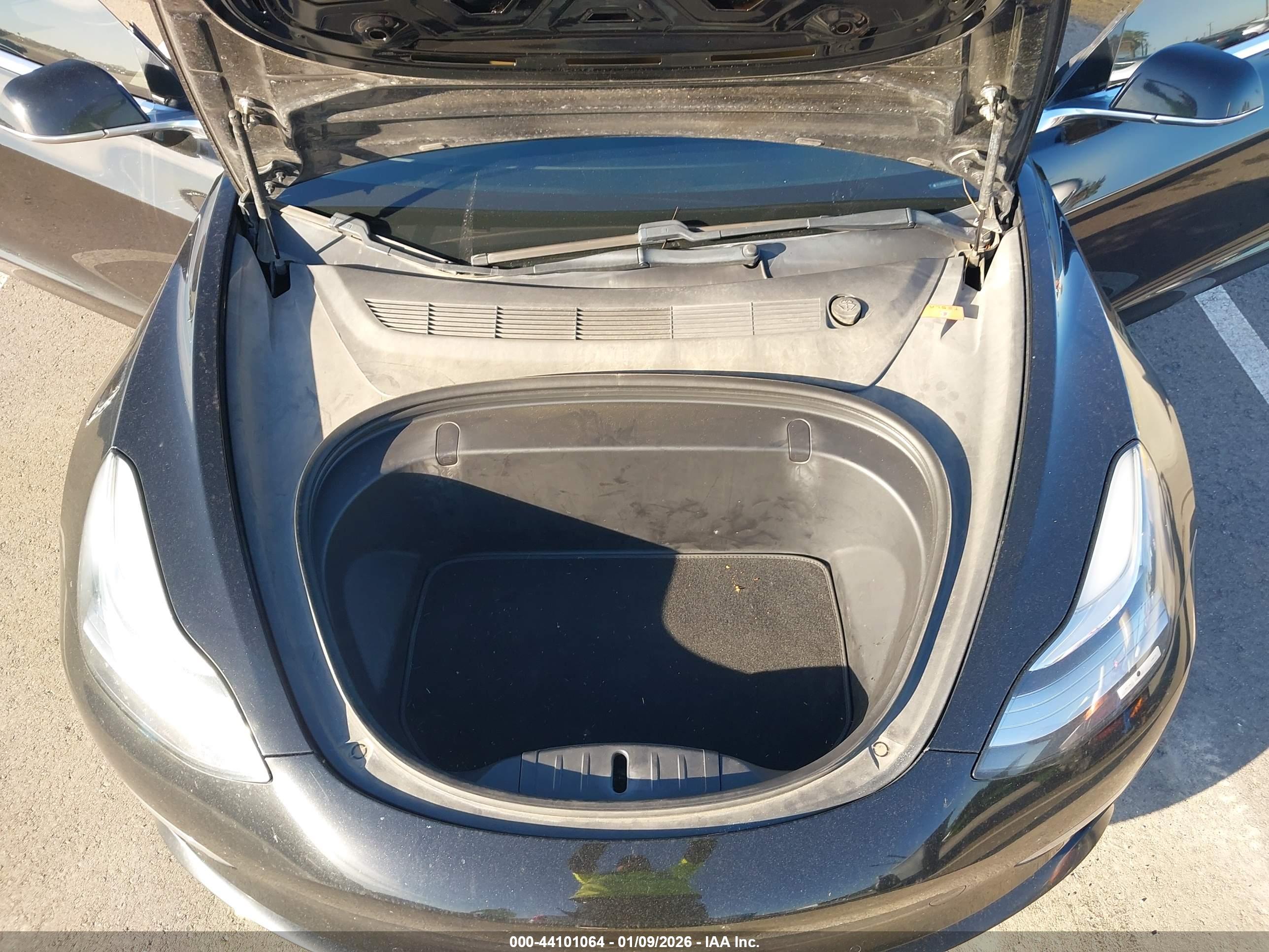 TESLA MODEL image 10