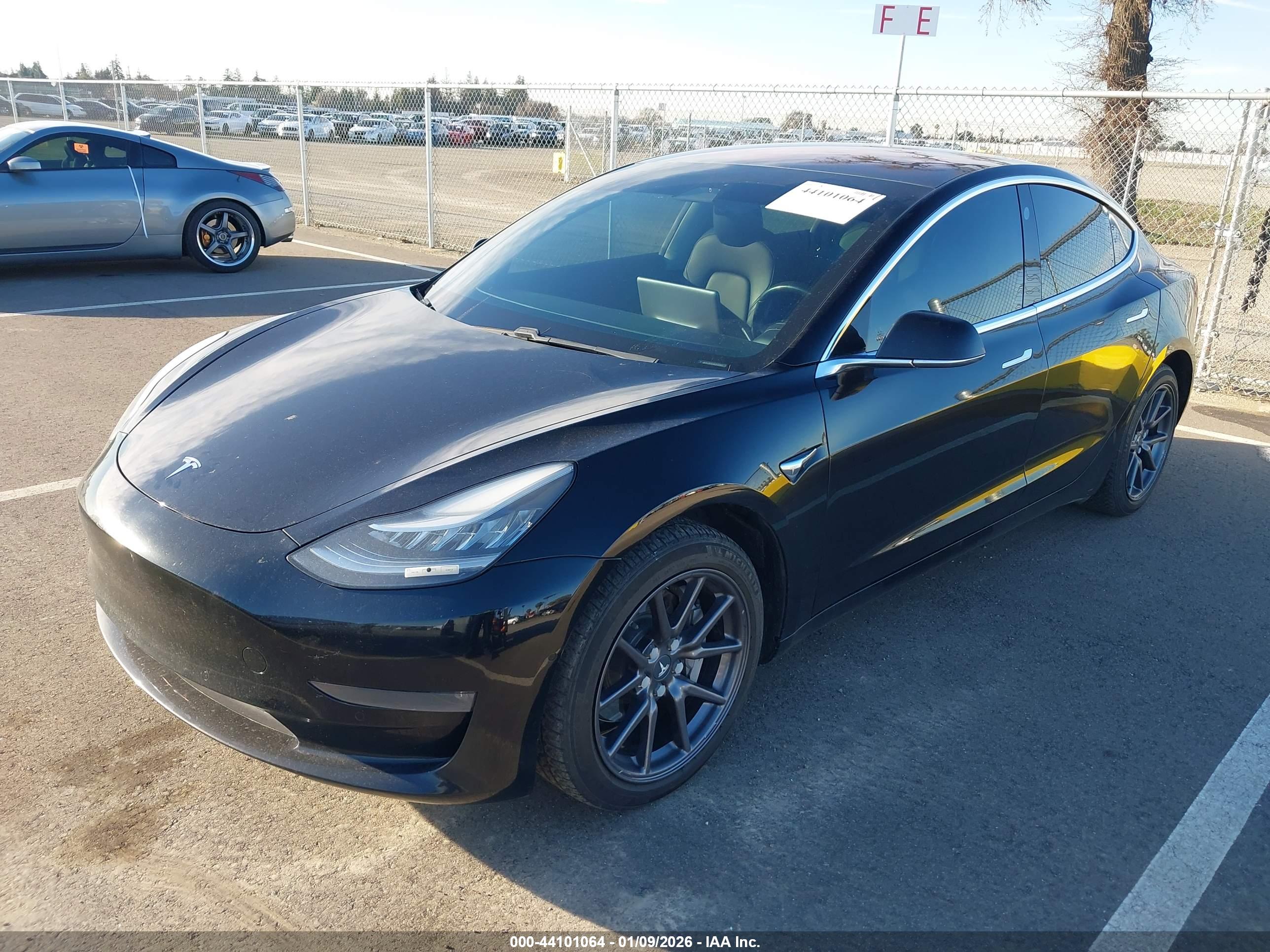TESLA MODEL image 2