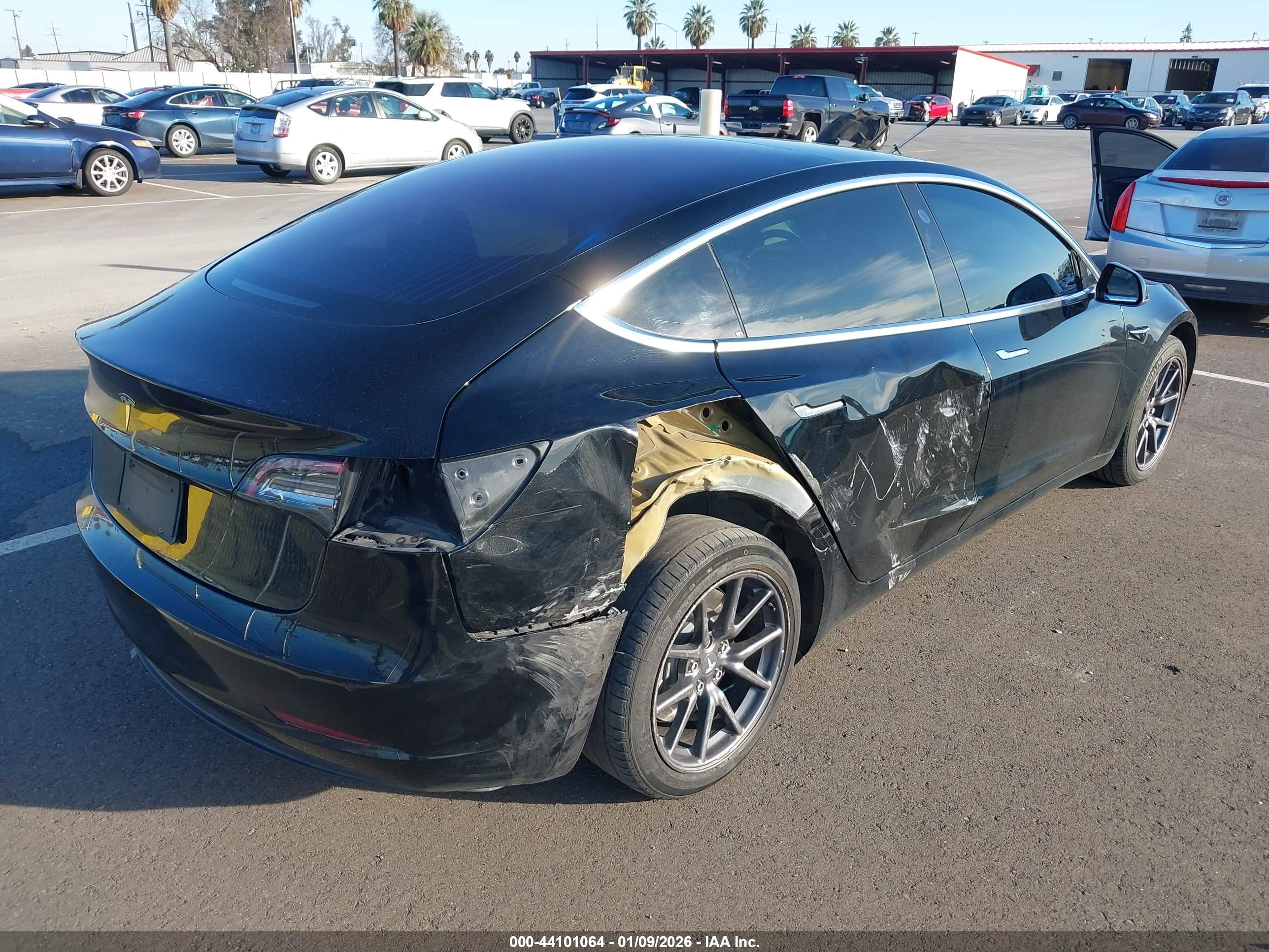 TESLA MODEL image 4