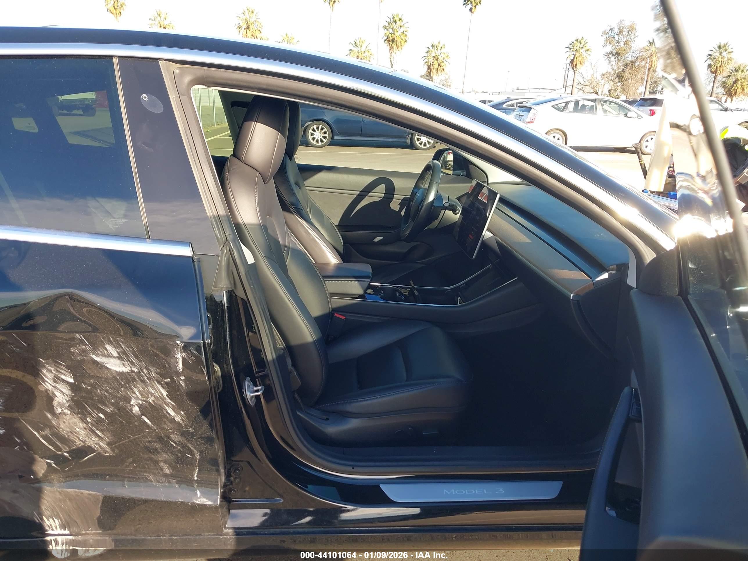 TESLA MODEL image 5