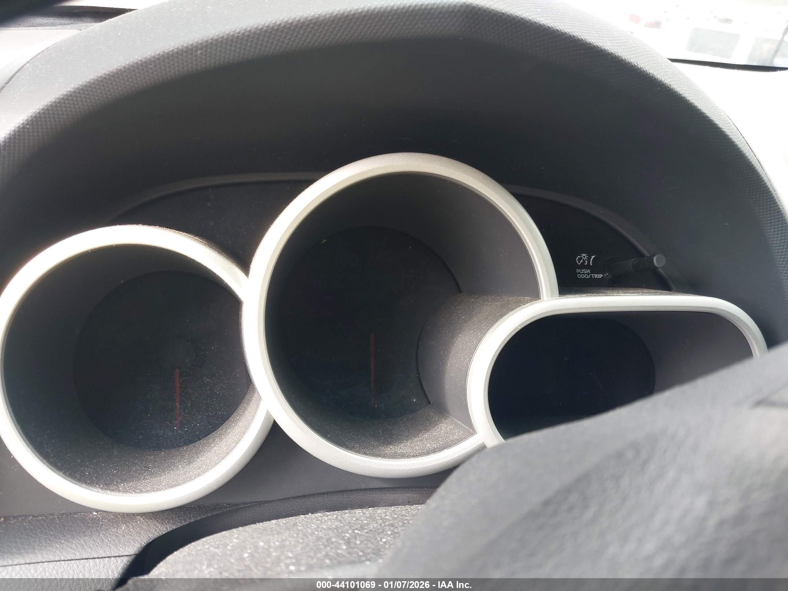 PONTIAC VIBE image 7