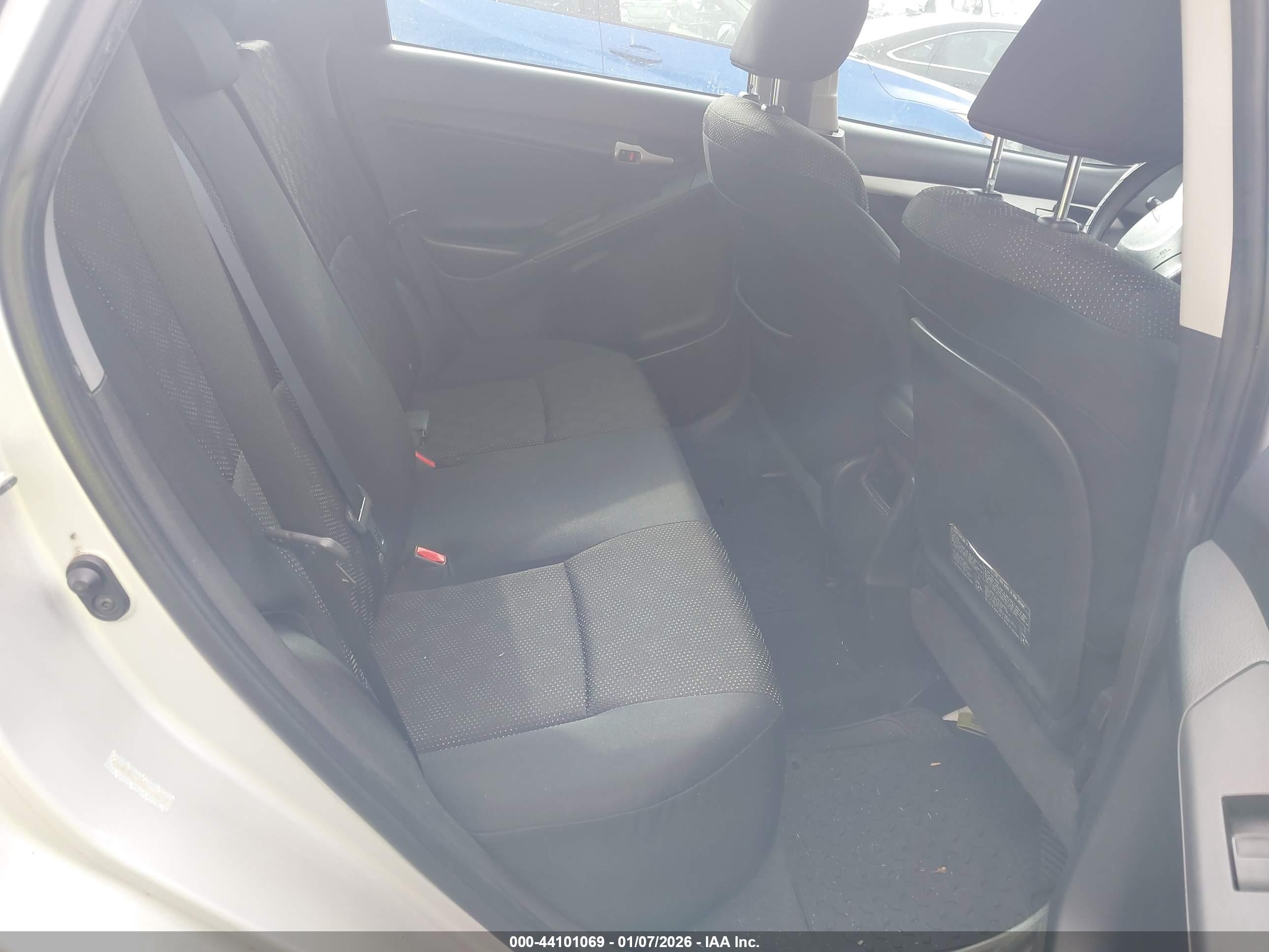 PONTIAC VIBE image 8