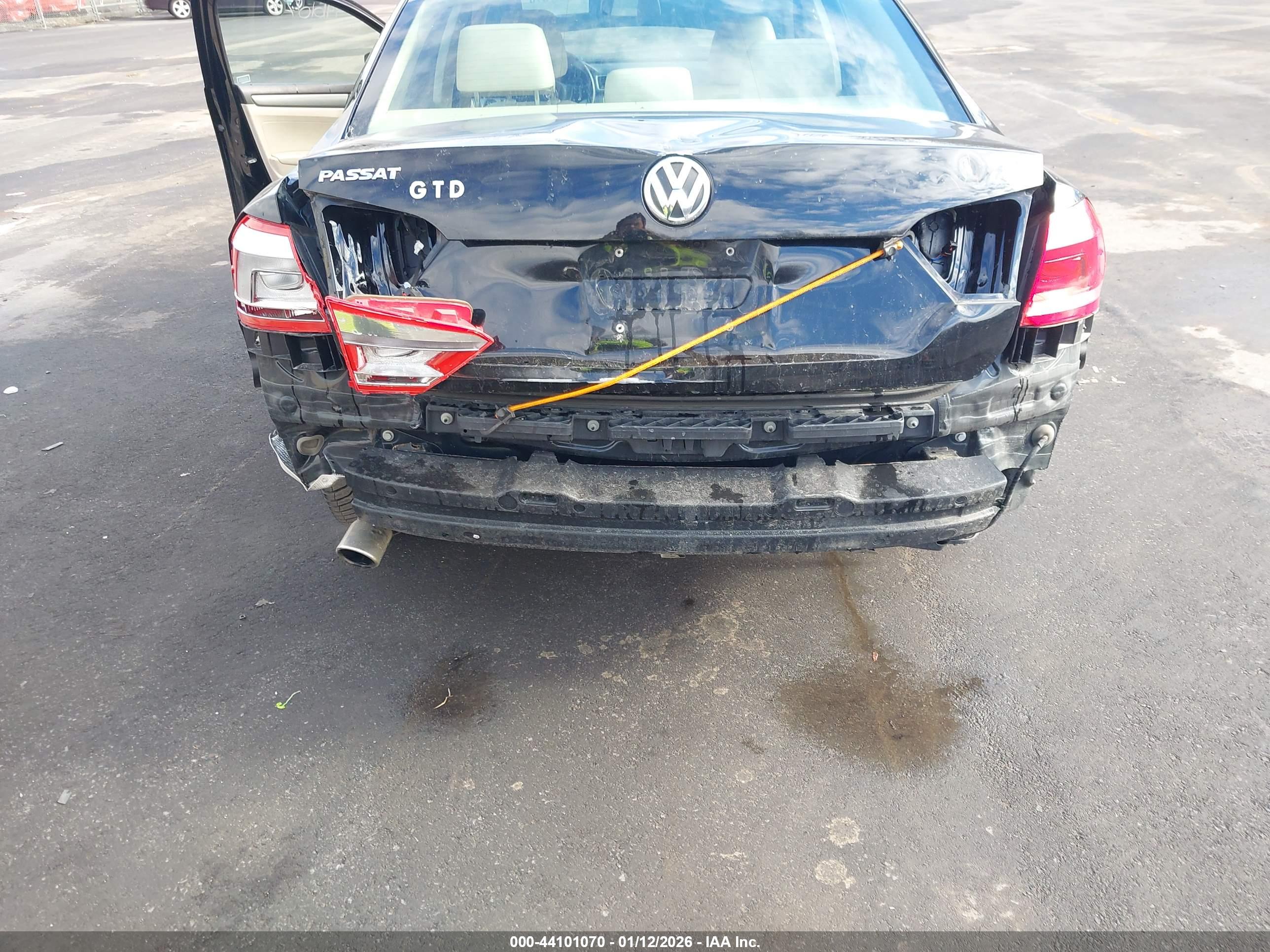 VOLKSWAGEN PASSAT image 6