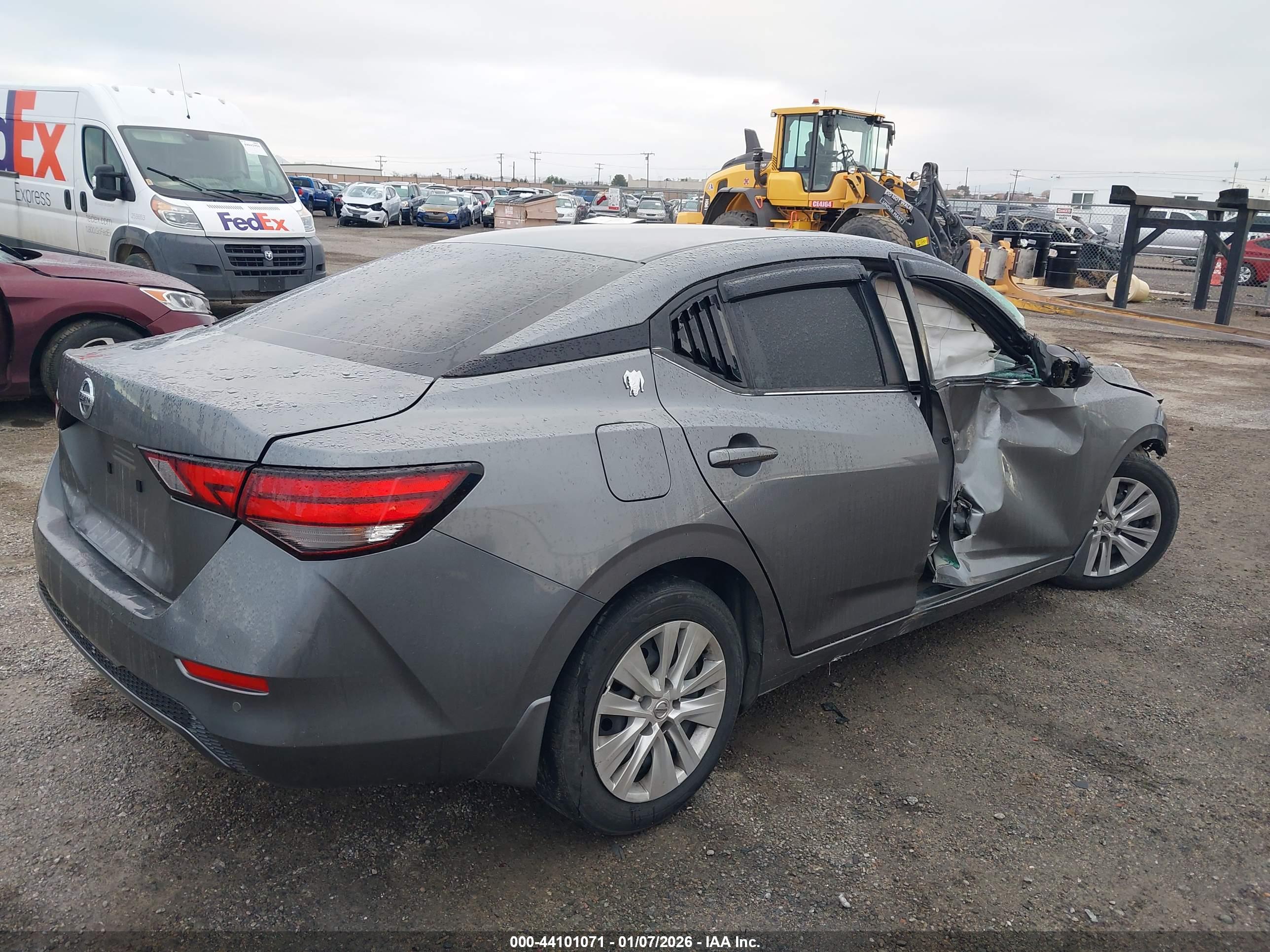 NISSAN SENTRA image 4