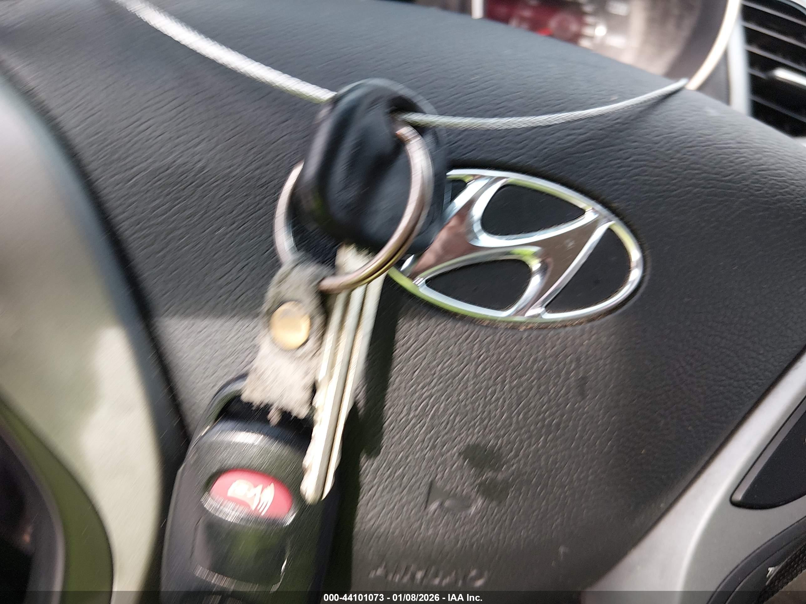 HYUNDAI ELANTRA image 11