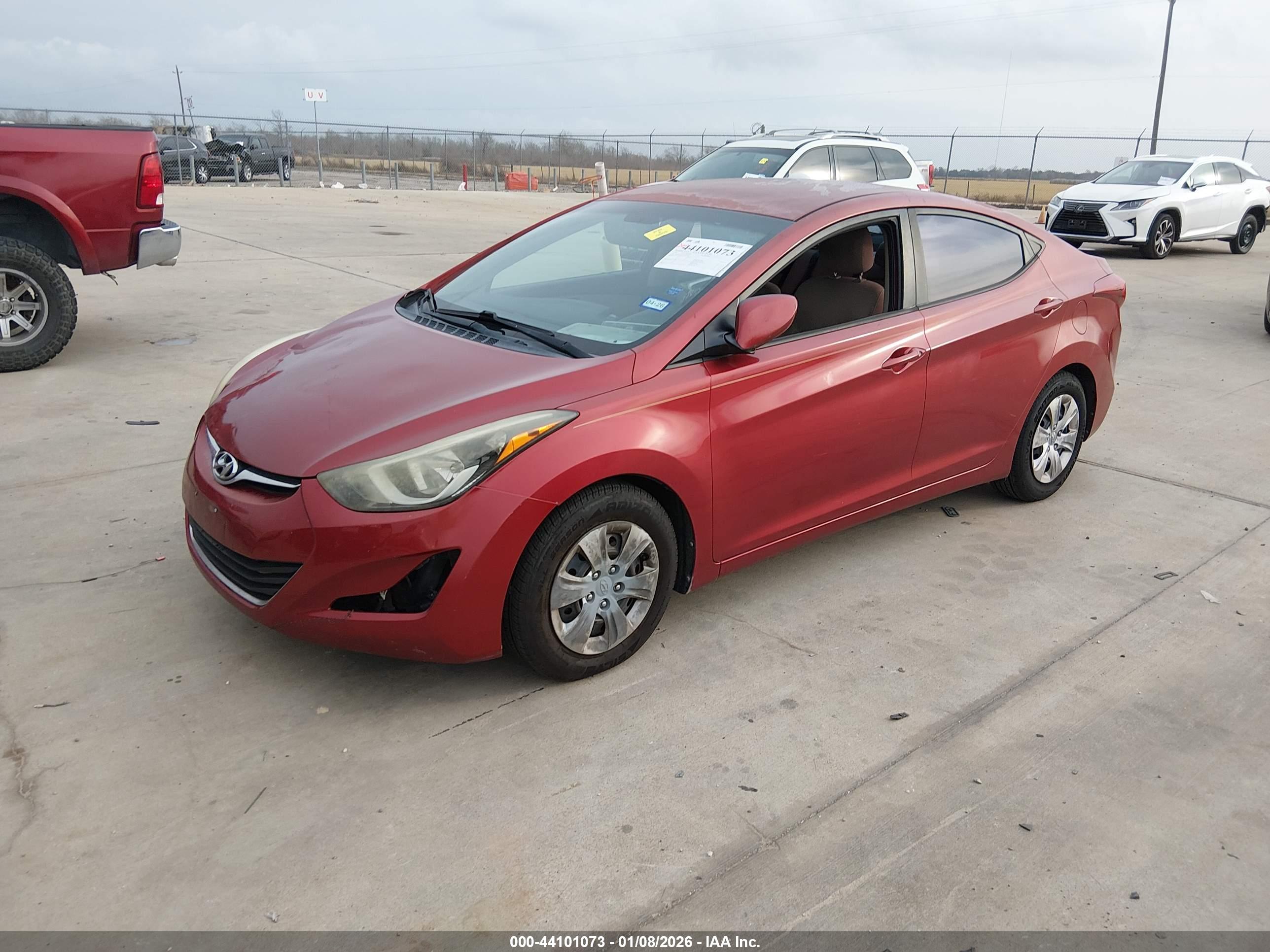 HYUNDAI ELANTRA image 2