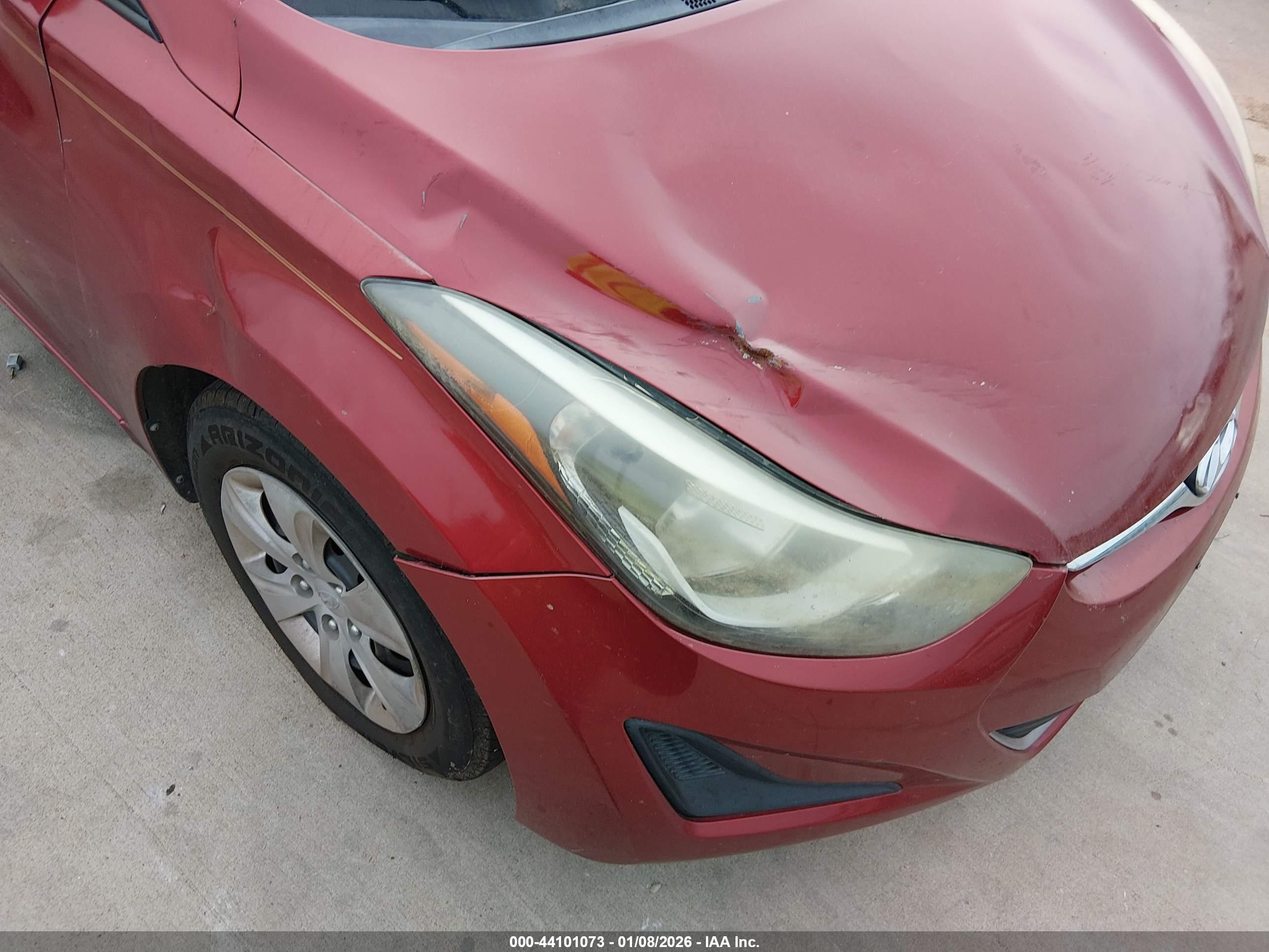 HYUNDAI ELANTRA image 6