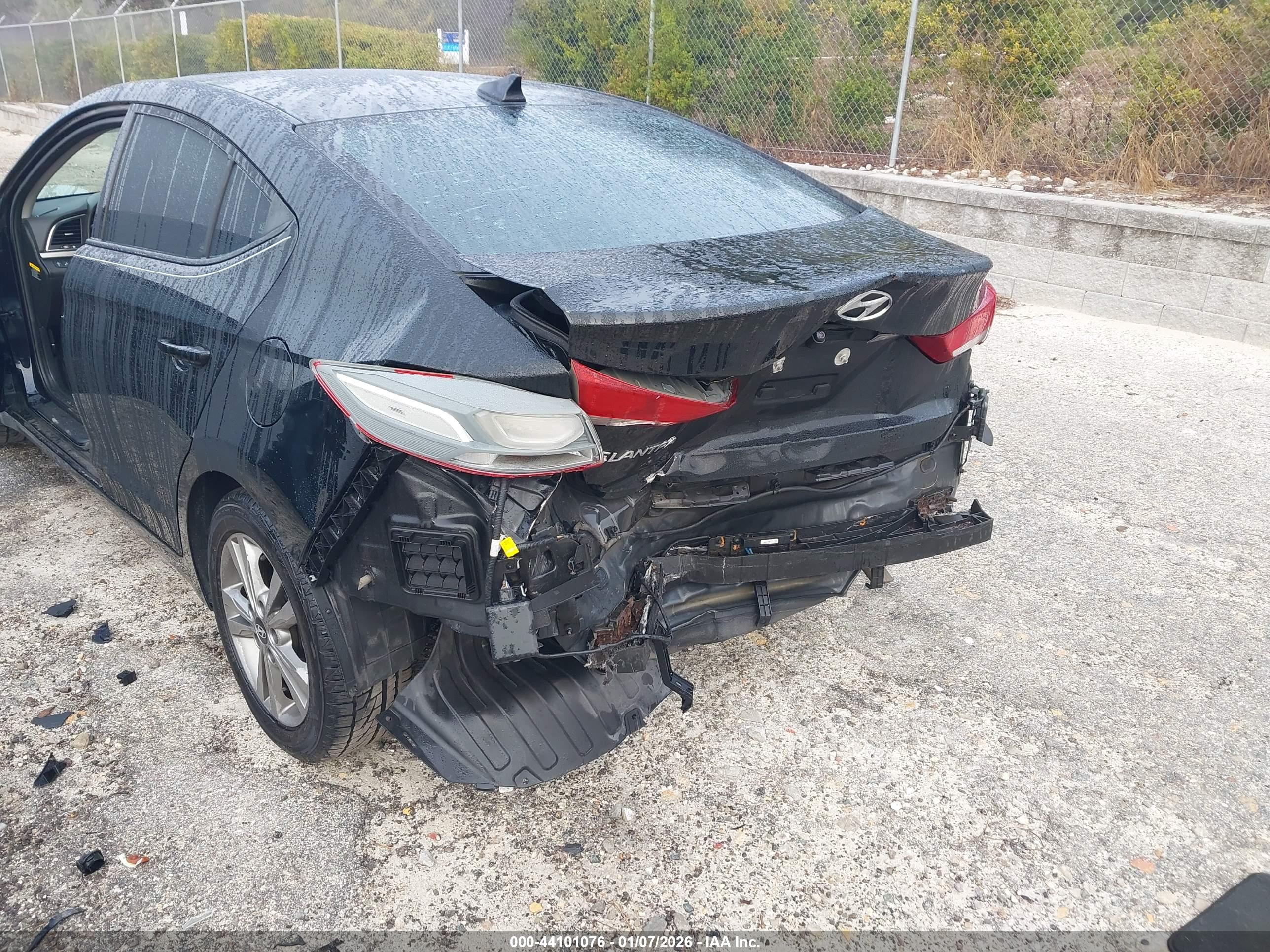 HYUNDAI ELANTRA image 6