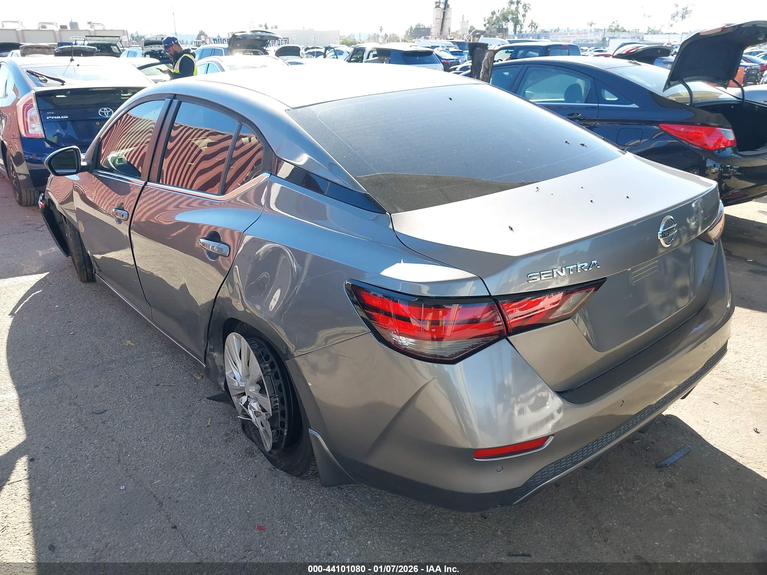 NISSAN SENTRA image 3