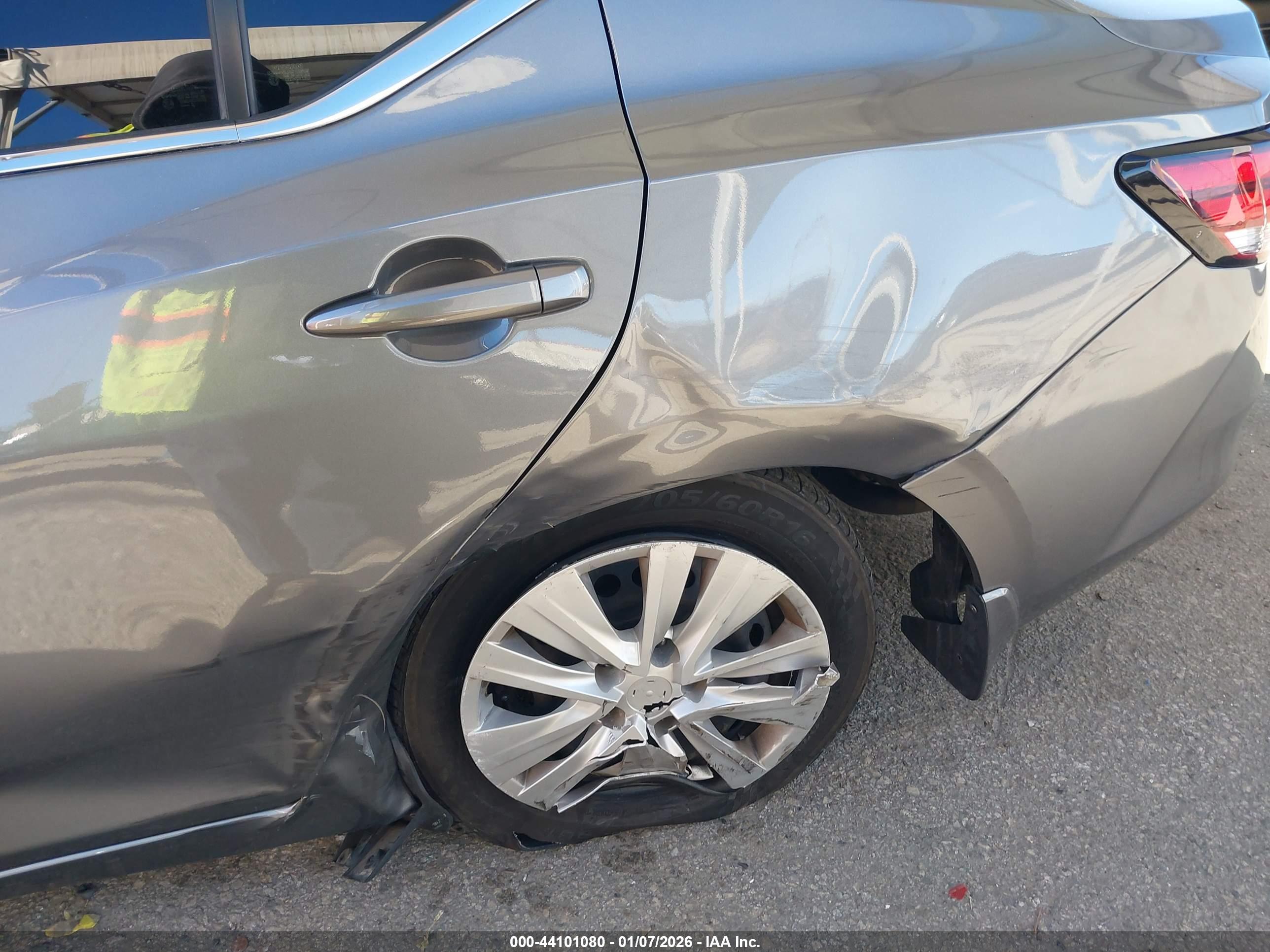 NISSAN SENTRA image 6