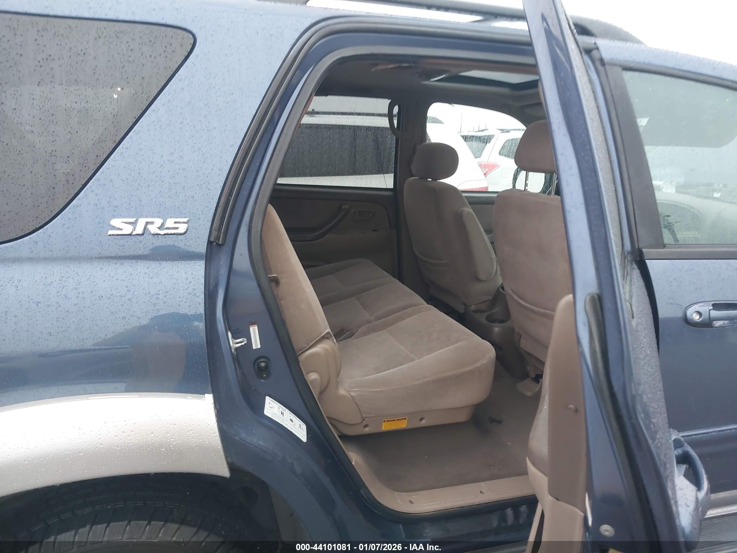 TOYOTA SEQUOIA image 8