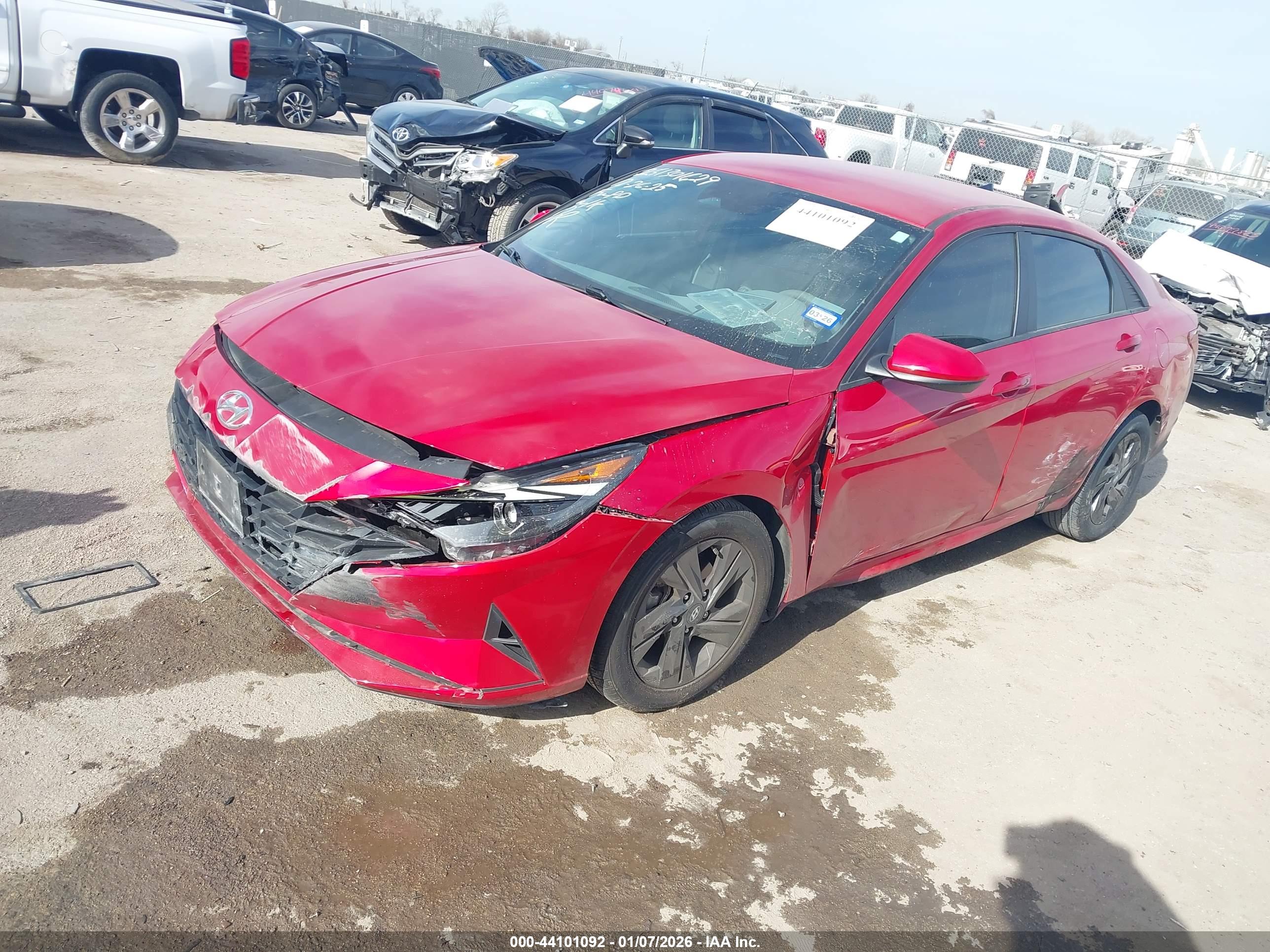 HYUNDAI ELANTRA image 2
