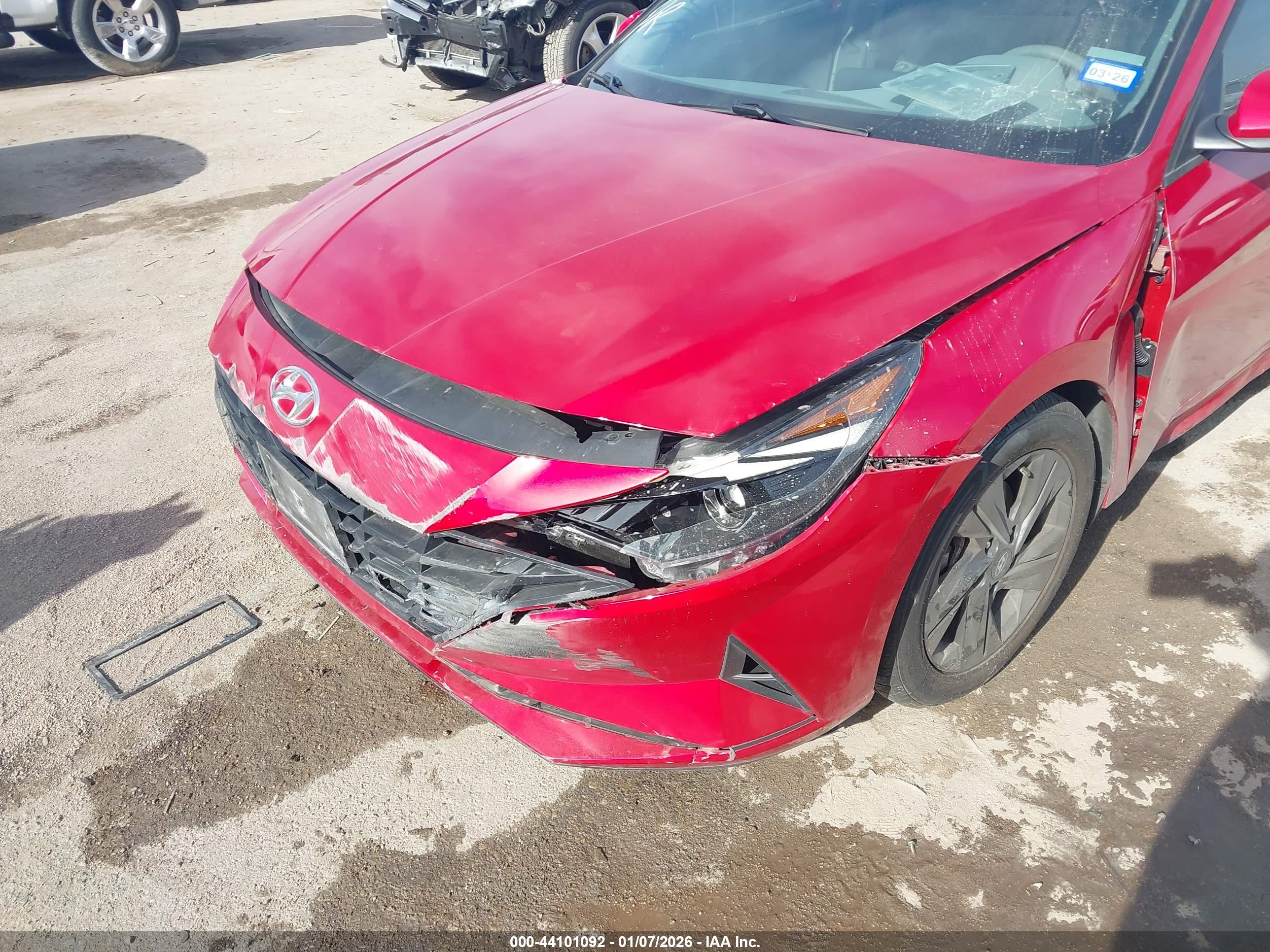 HYUNDAI ELANTRA image 6