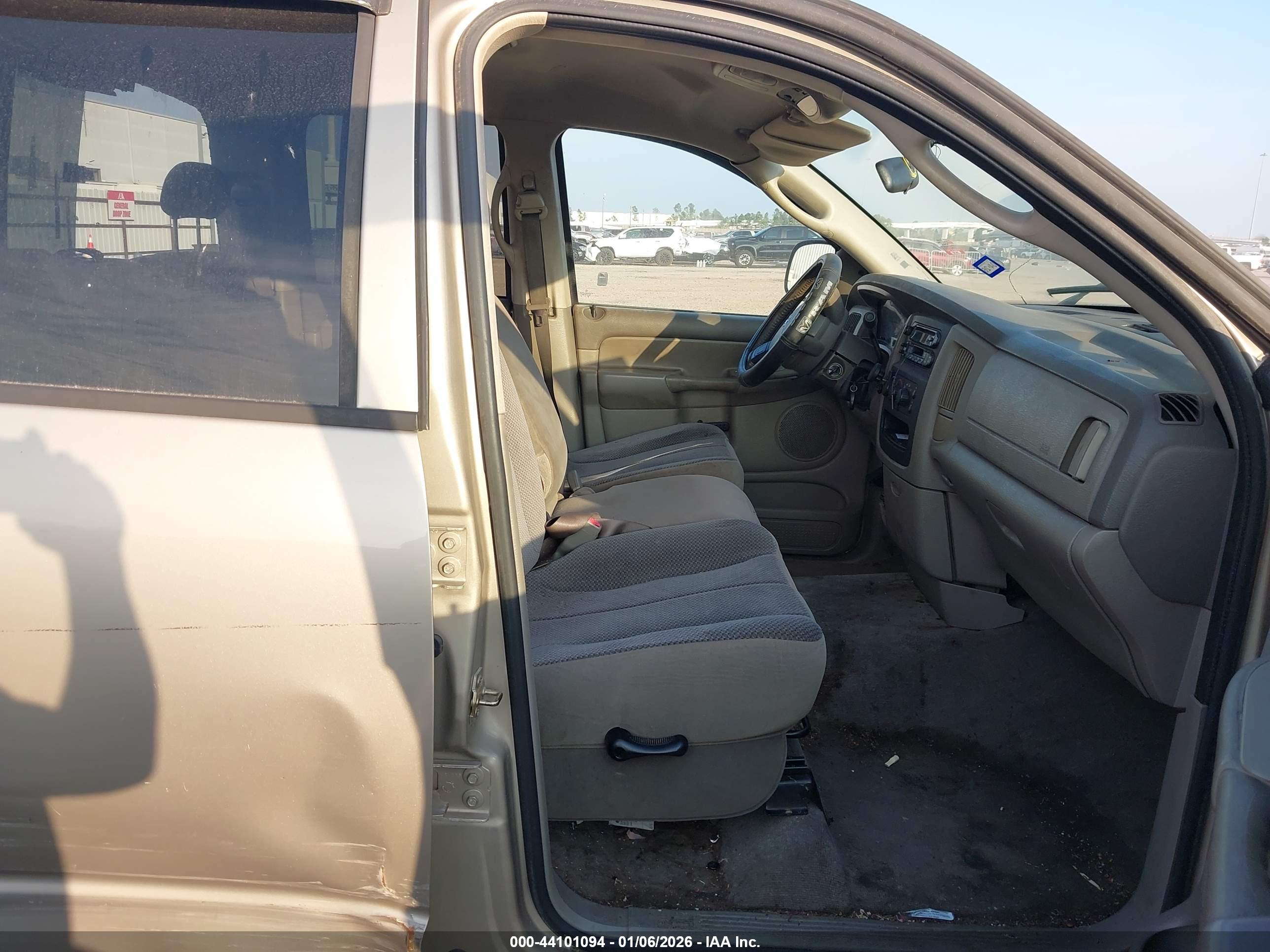DODGE RAM image 5