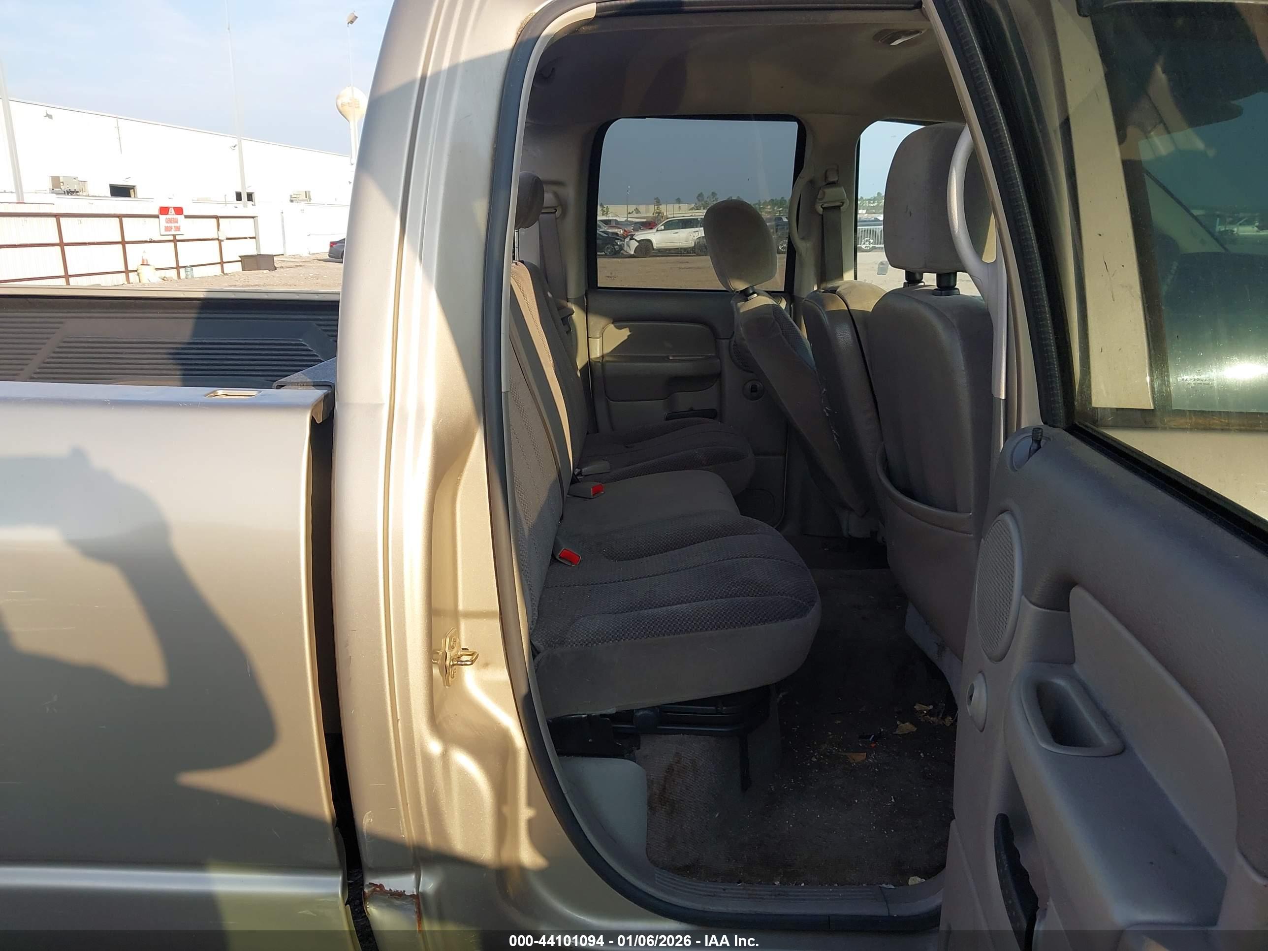 DODGE RAM image 8