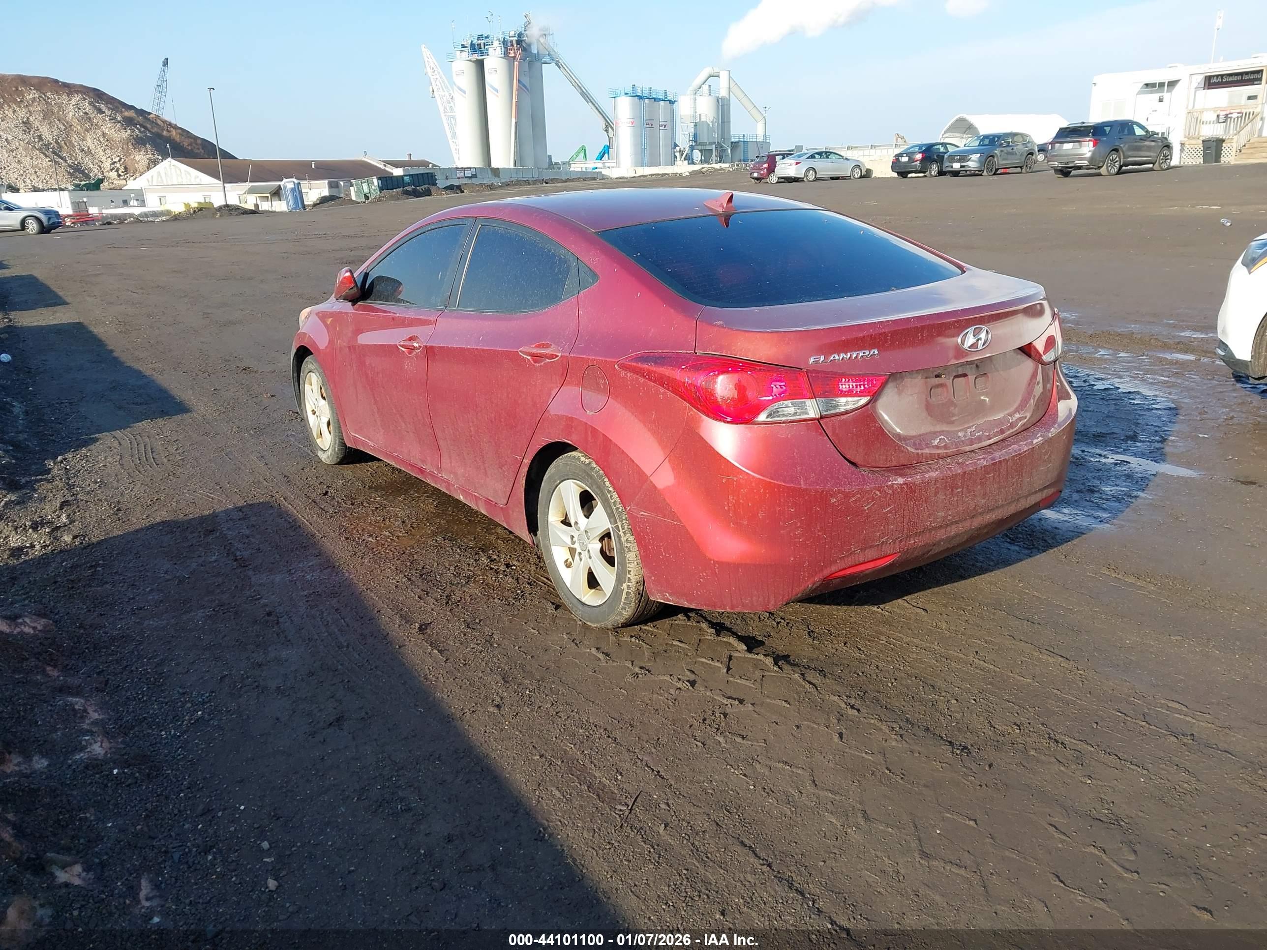 HYUNDAI ELANTRA image 3