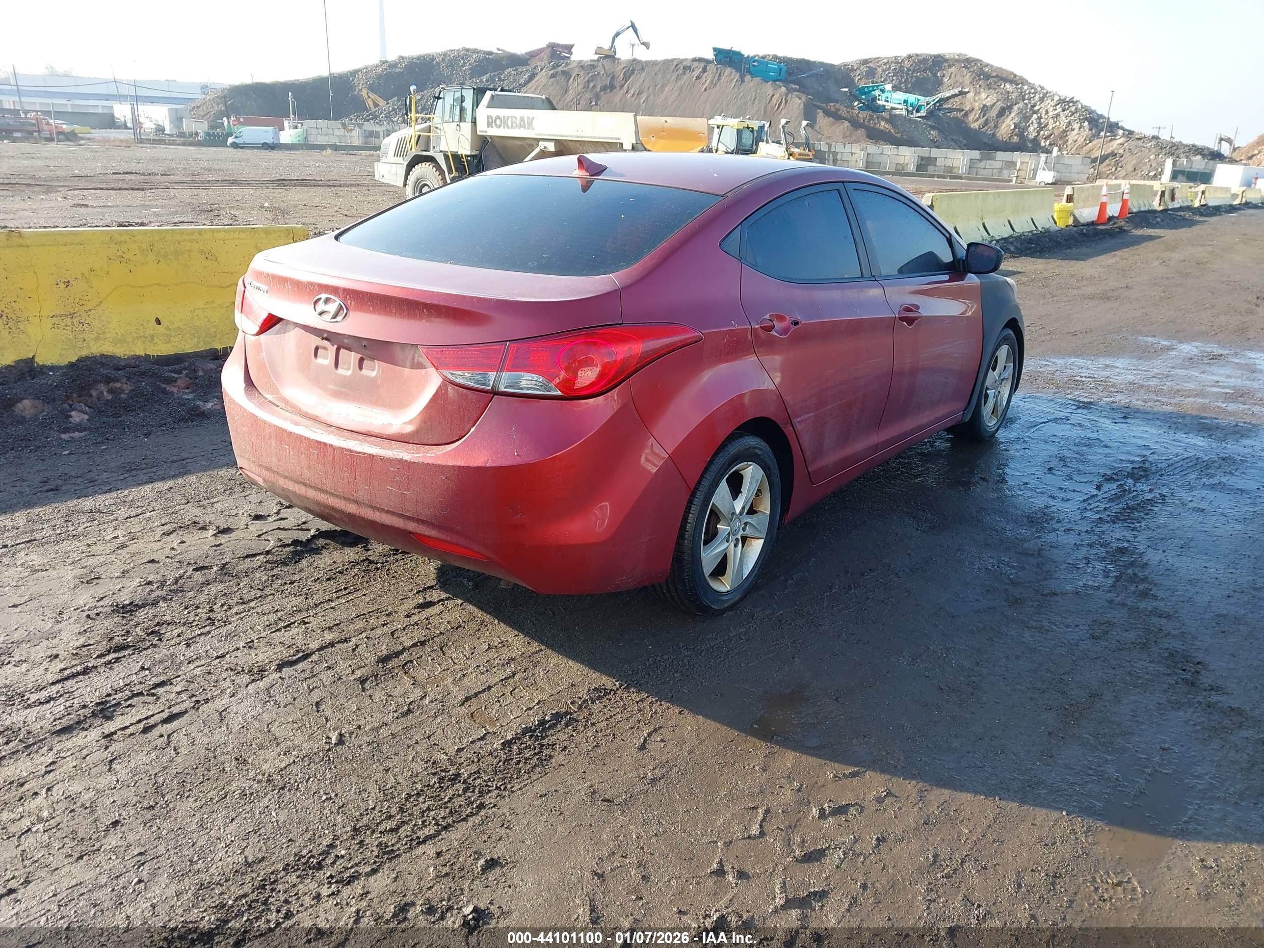 HYUNDAI ELANTRA image 4