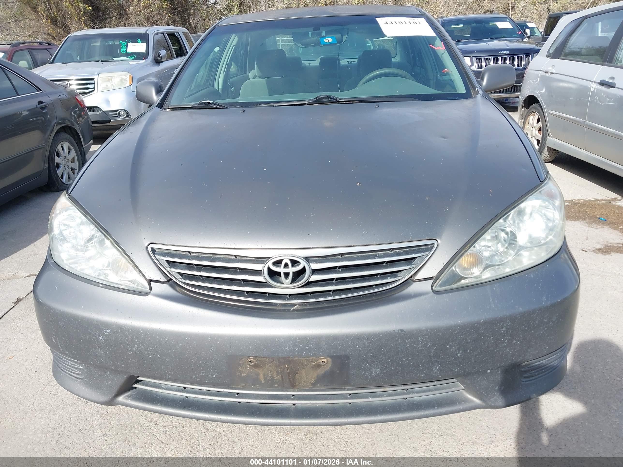 TOYOTA CAMRY image 6