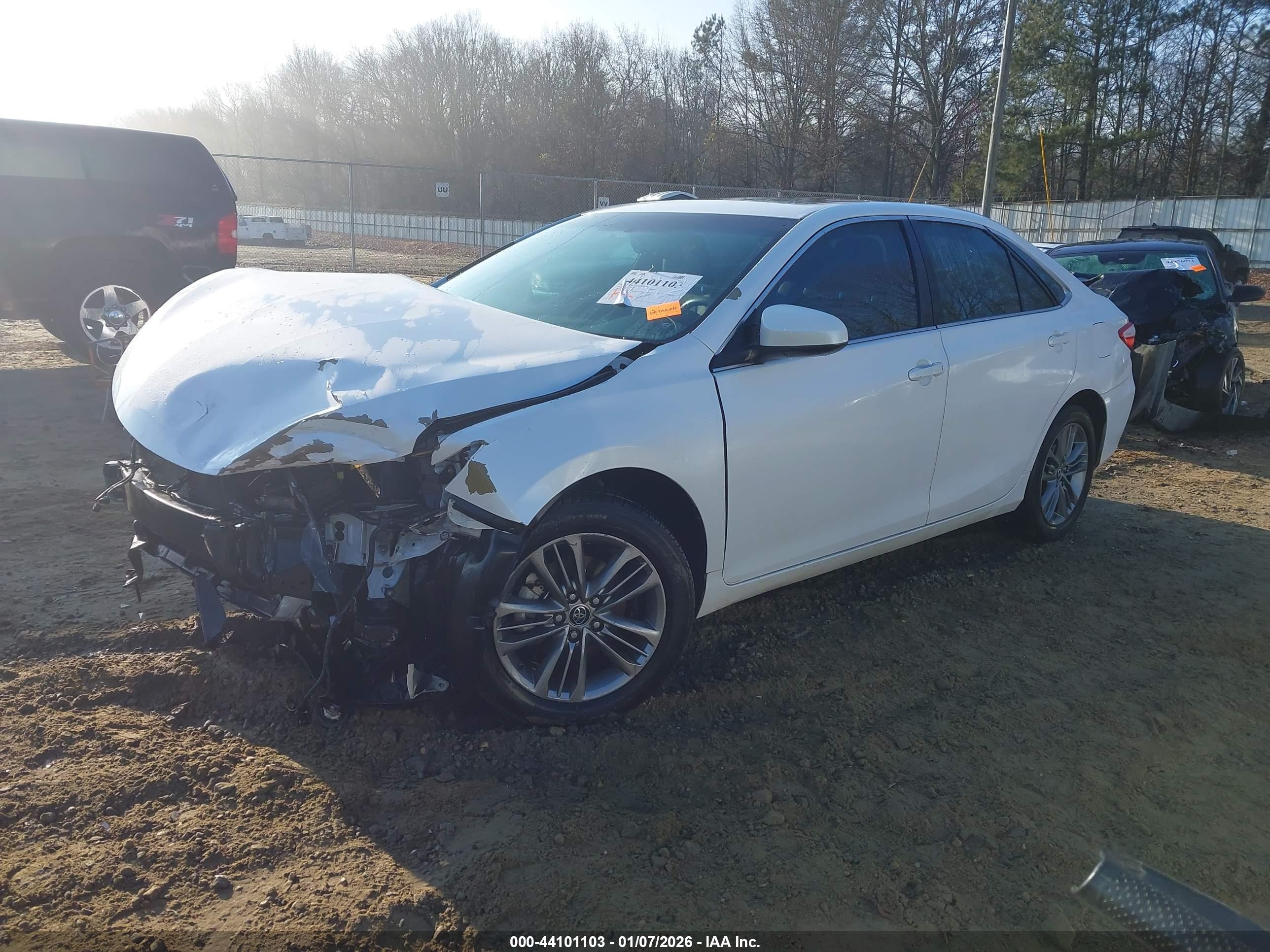 TOYOTA CAMRY image 2