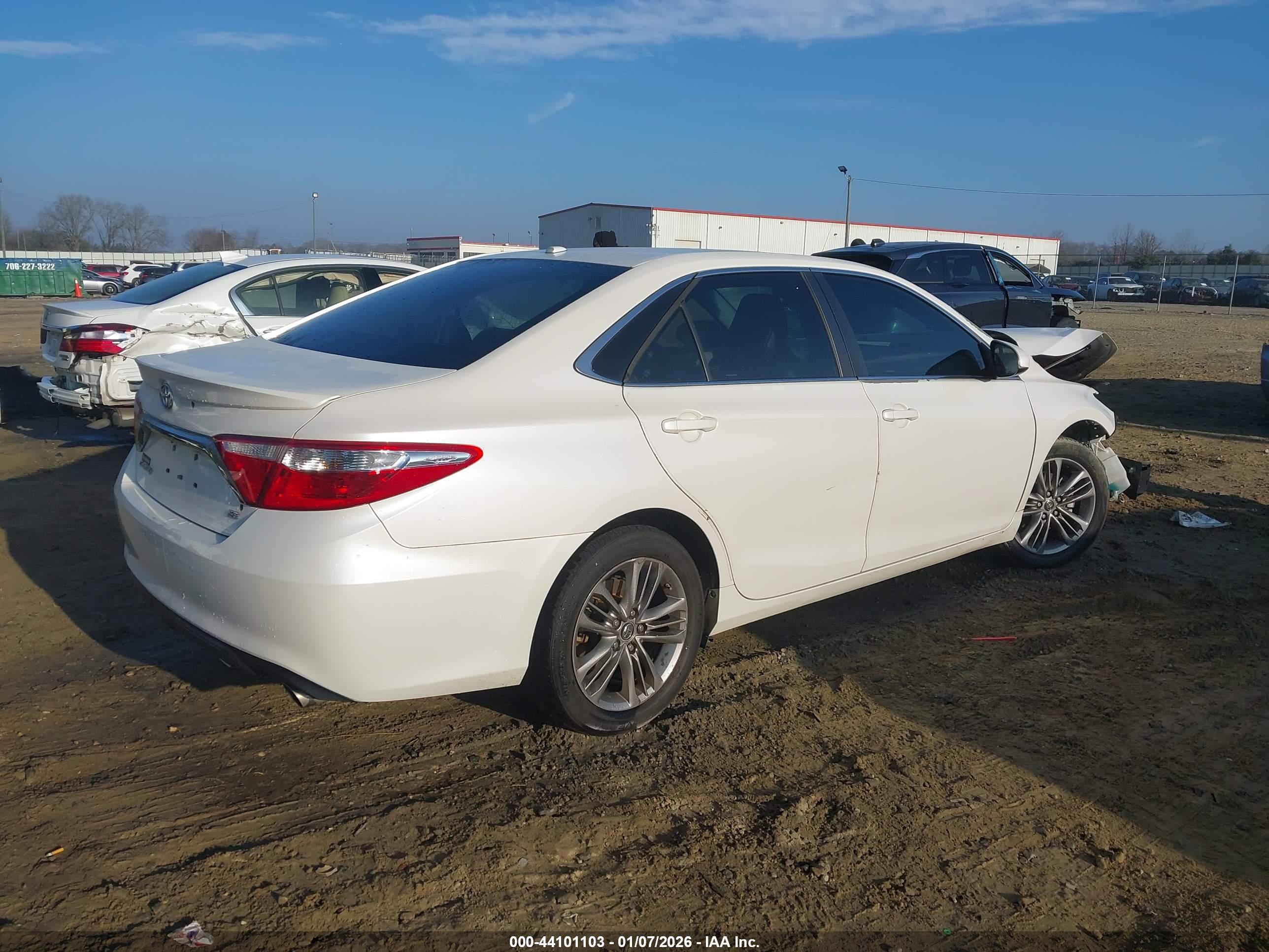 TOYOTA CAMRY image 4