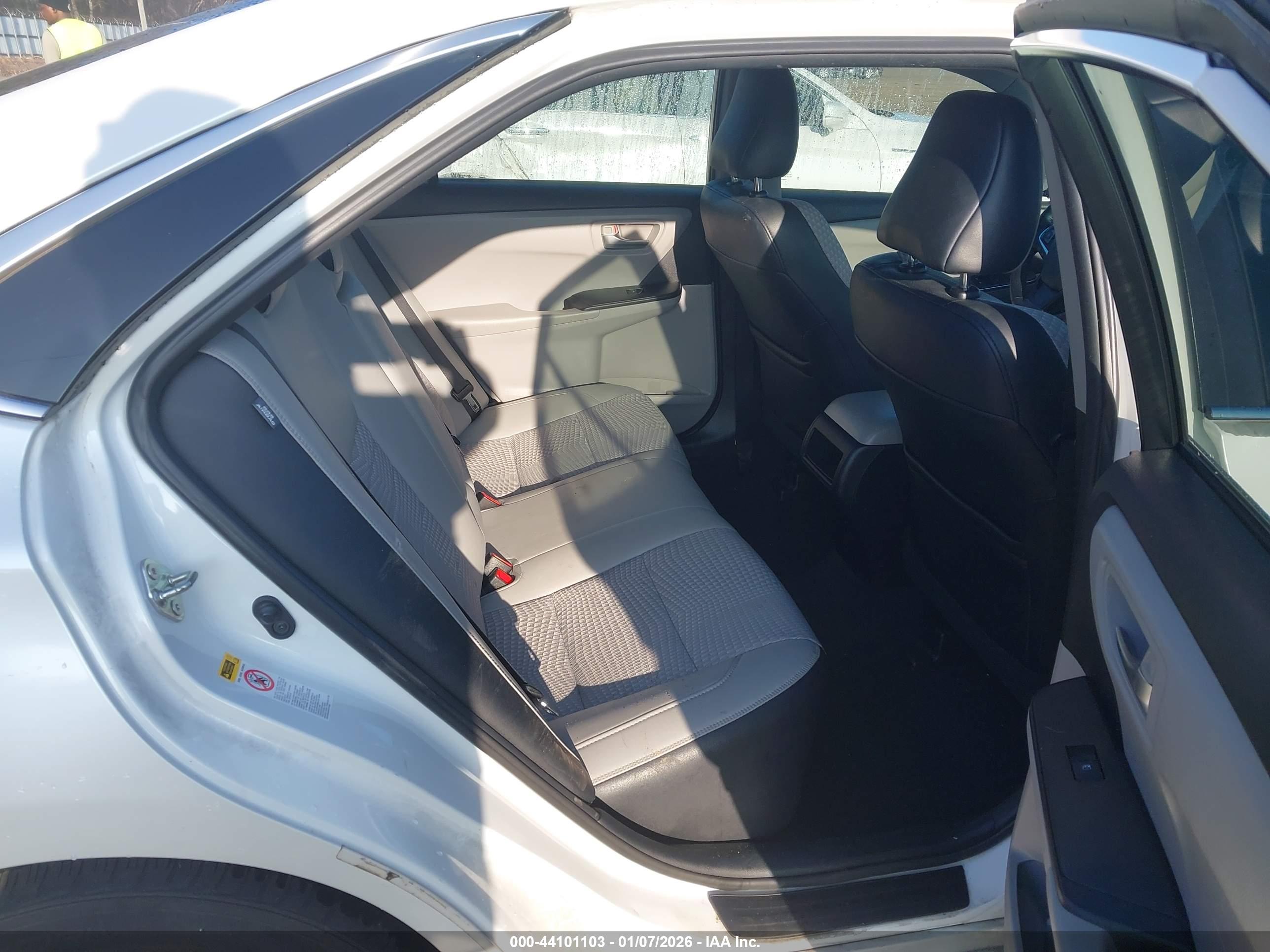 TOYOTA CAMRY image 8