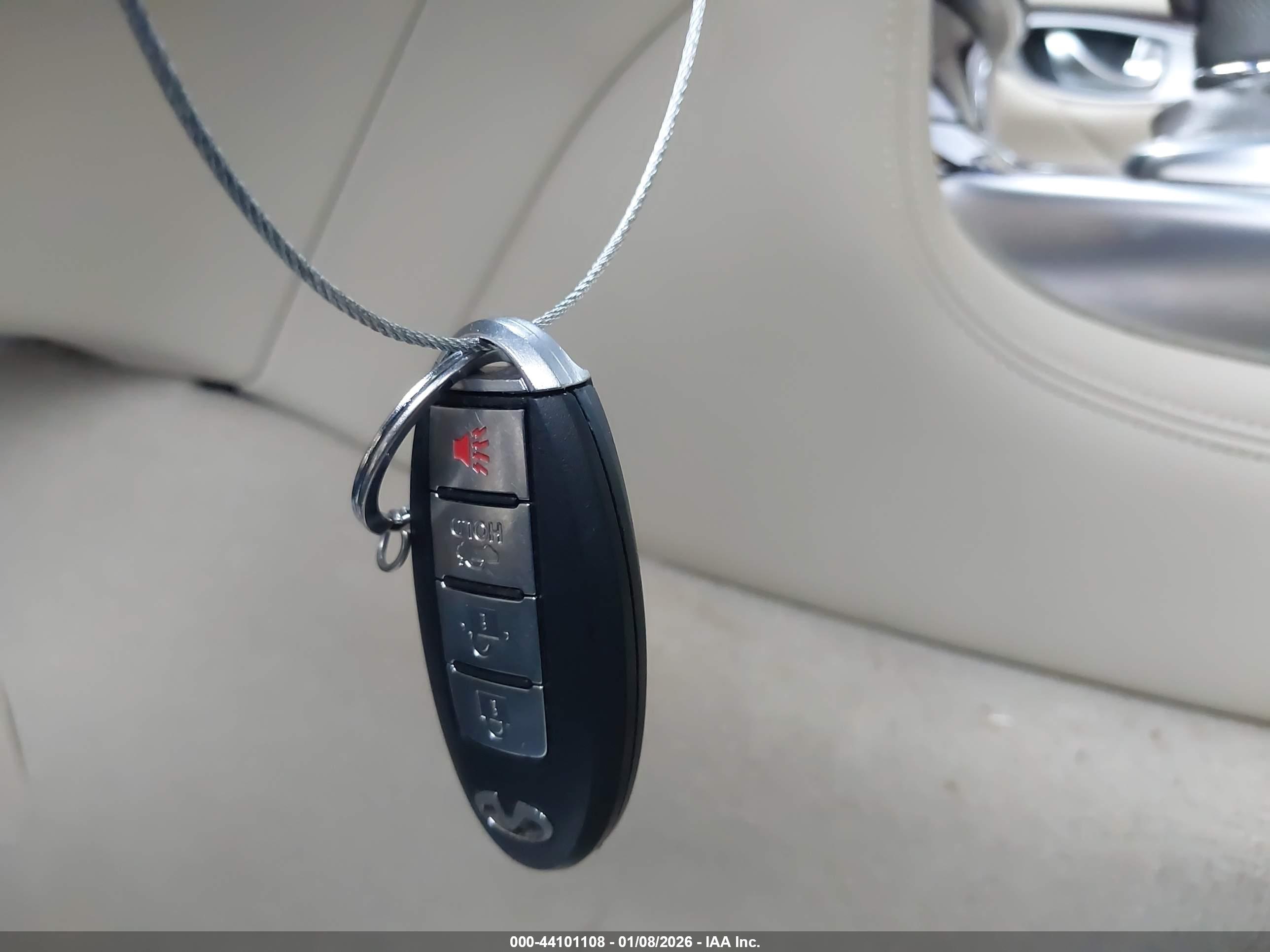 INFINITI Q70L image 11