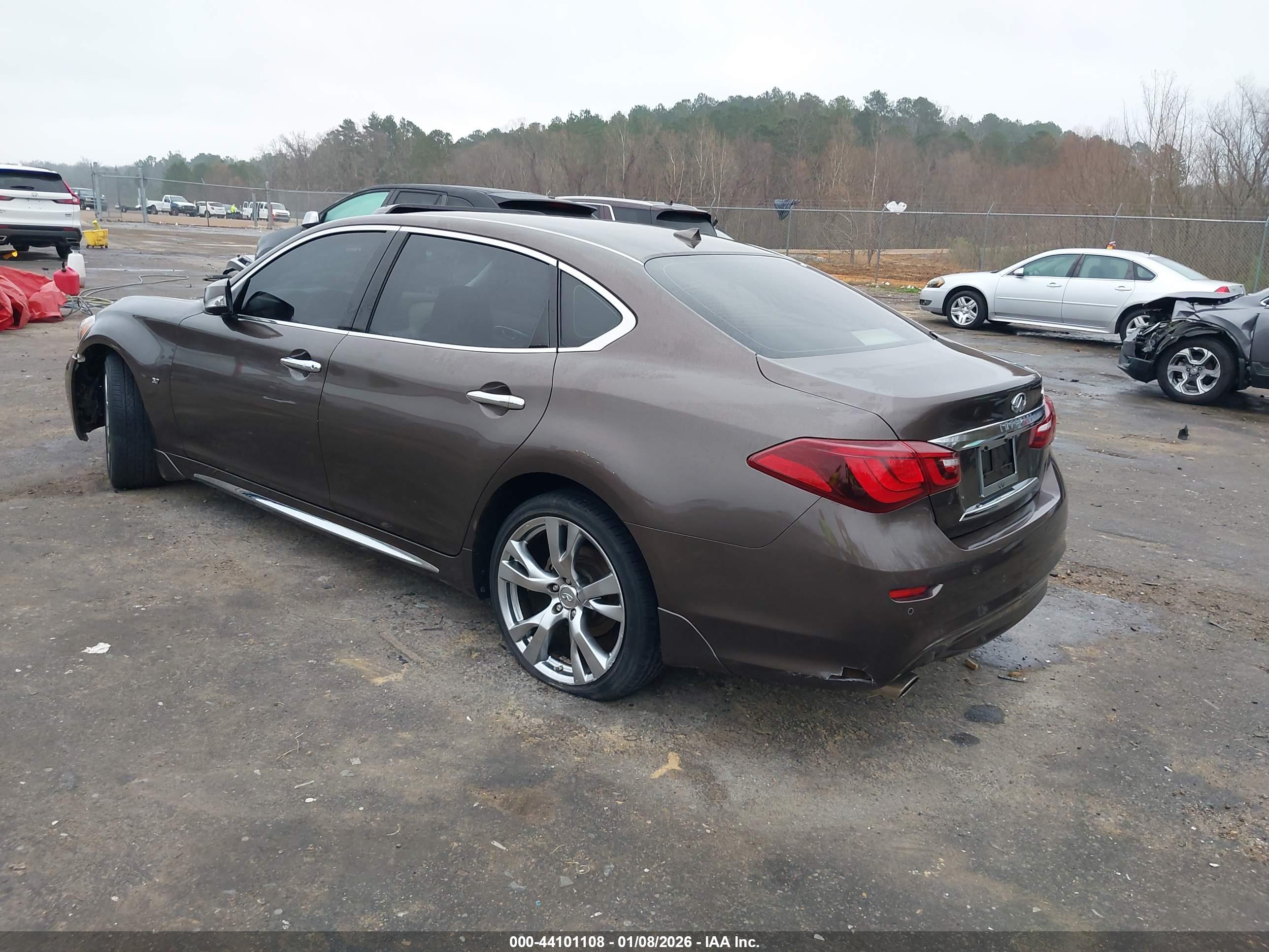 INFINITI Q70L image 3