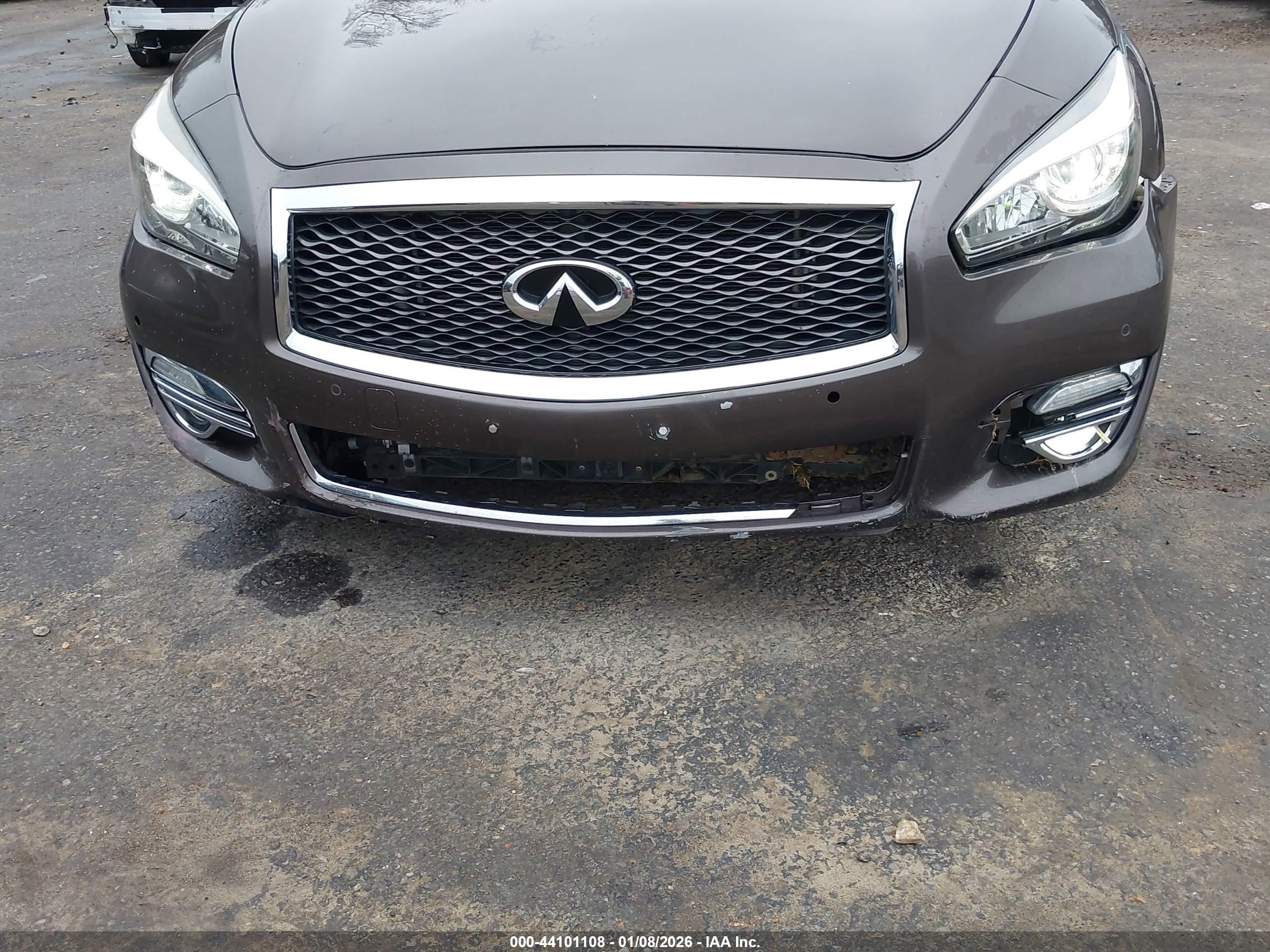 INFINITI Q70L image 6