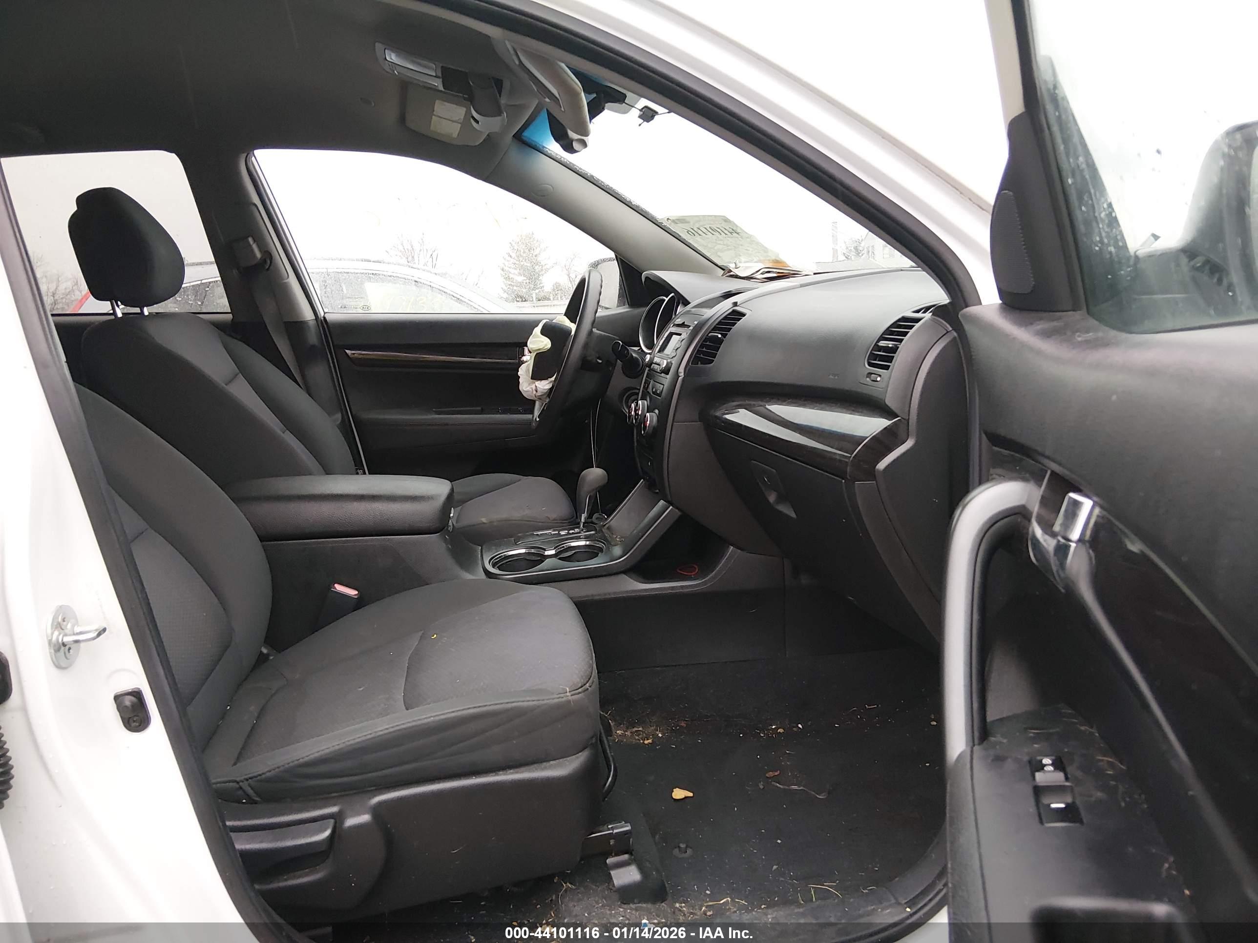KIA SORENTO image 5
