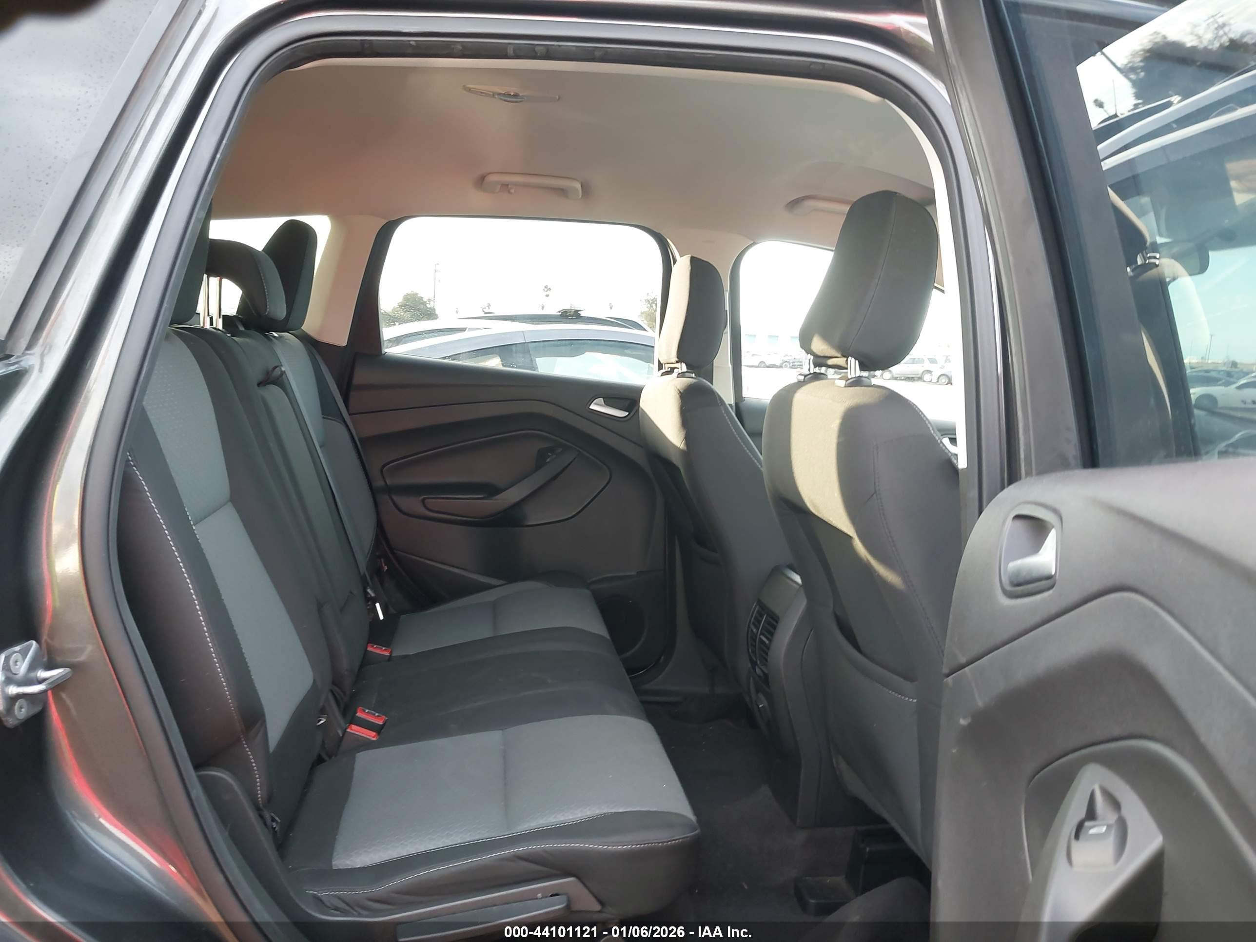 FORD ESCAPE image 8