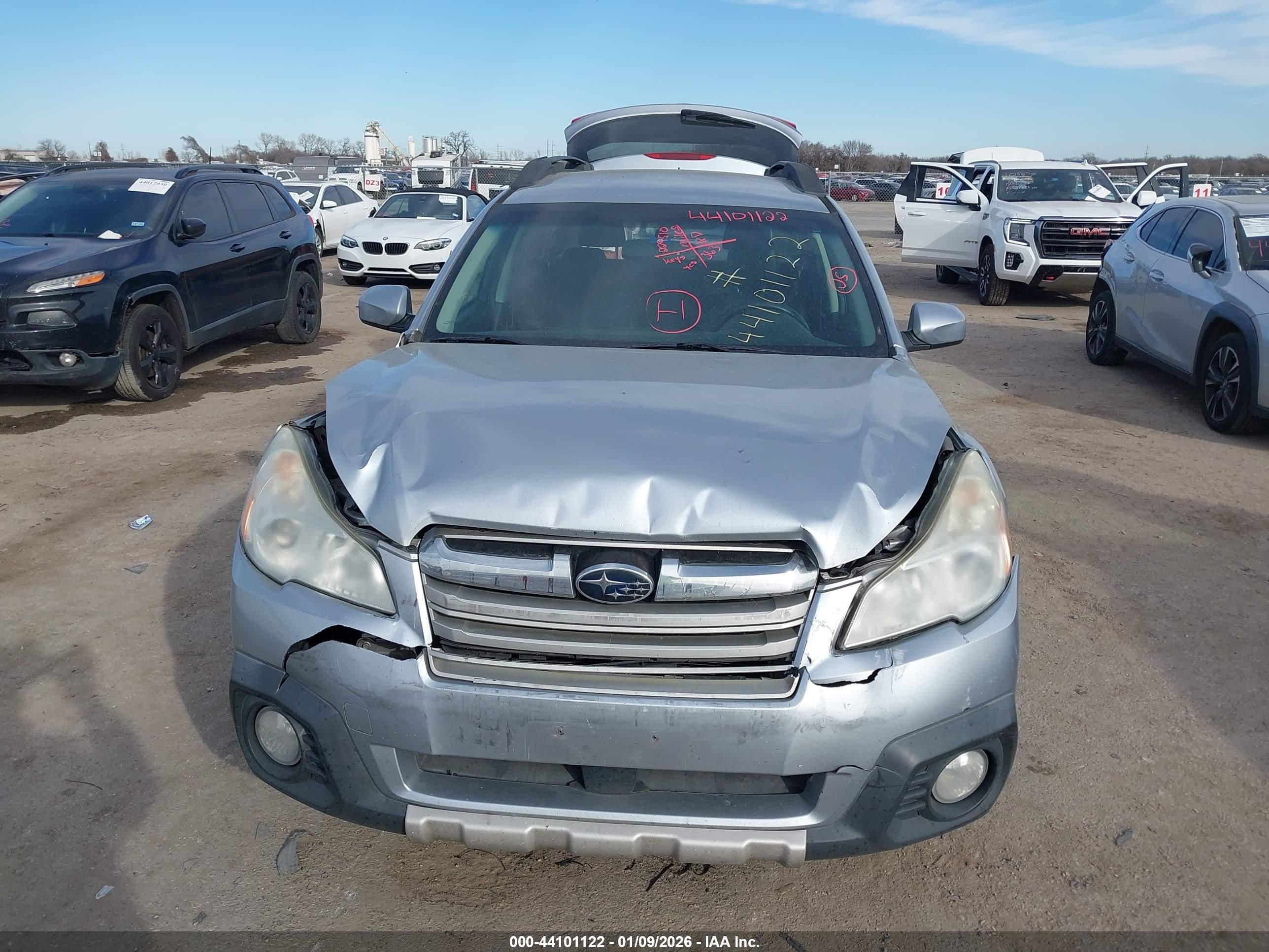 SUBARU OUTBACK image 6